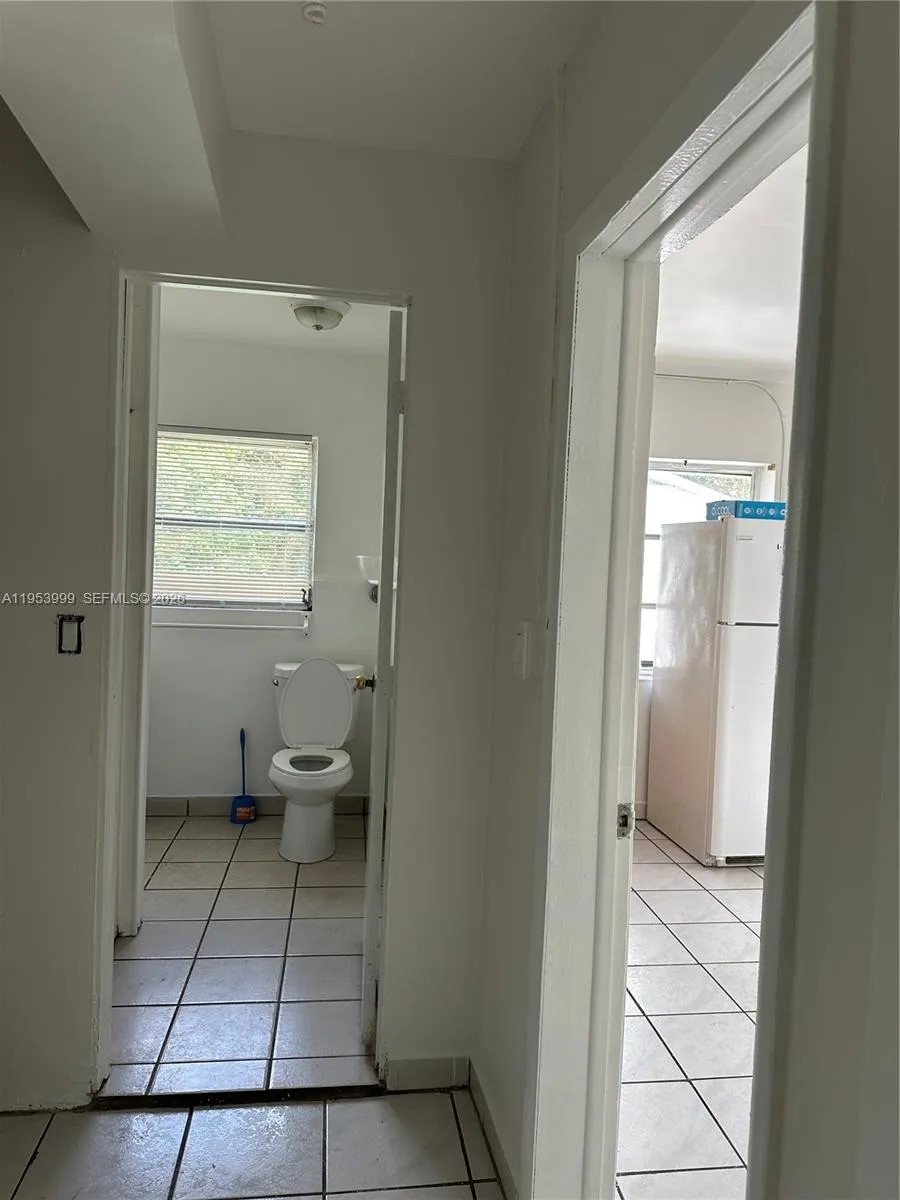 4548 Sw 33rd Ave Efficency, Dania Beach, Florida 3, Dania Beach, Florida 33312, ,1 BathroomBathrooms,Residential Lease,For Rent,4548 Sw 33rd Ave Efficency, Dania Beach, Florida 3,A11953999