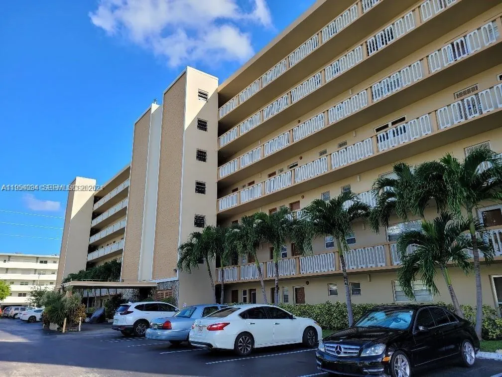 319 Ne 14th Ave 607, Hallandale Beach, Florida 330, Hallandale Beach, Florida 33009, 2 Bedrooms Bedrooms, ,2 BathroomsBathrooms,Residential Lease,For Rent,319 Ne 14th Ave 607, Hallandale Beach, Florida 330,A11954094