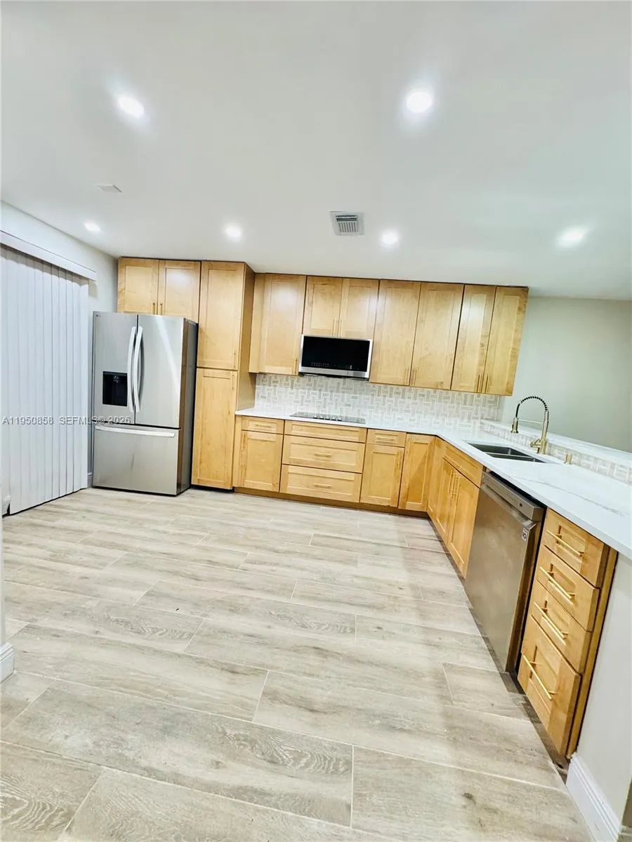 Margate, Florida 33063, 2 Bedrooms Bedrooms, ,2 BathroomsBathrooms,Residential,For Sale,A11950858