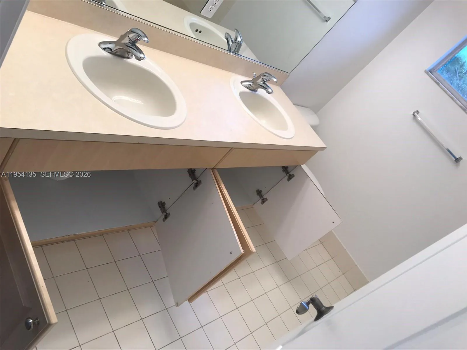 19351 Sw 61st St 19351, Pembroke Pines, Florida 33, Pembroke Pines, Florida 33332, 4 Bedrooms Bedrooms, ,2 BathroomsBathrooms,Residential Lease,For Rent,19351 Sw 61st St 19351, Pembroke Pines, Florida 33,A11954135