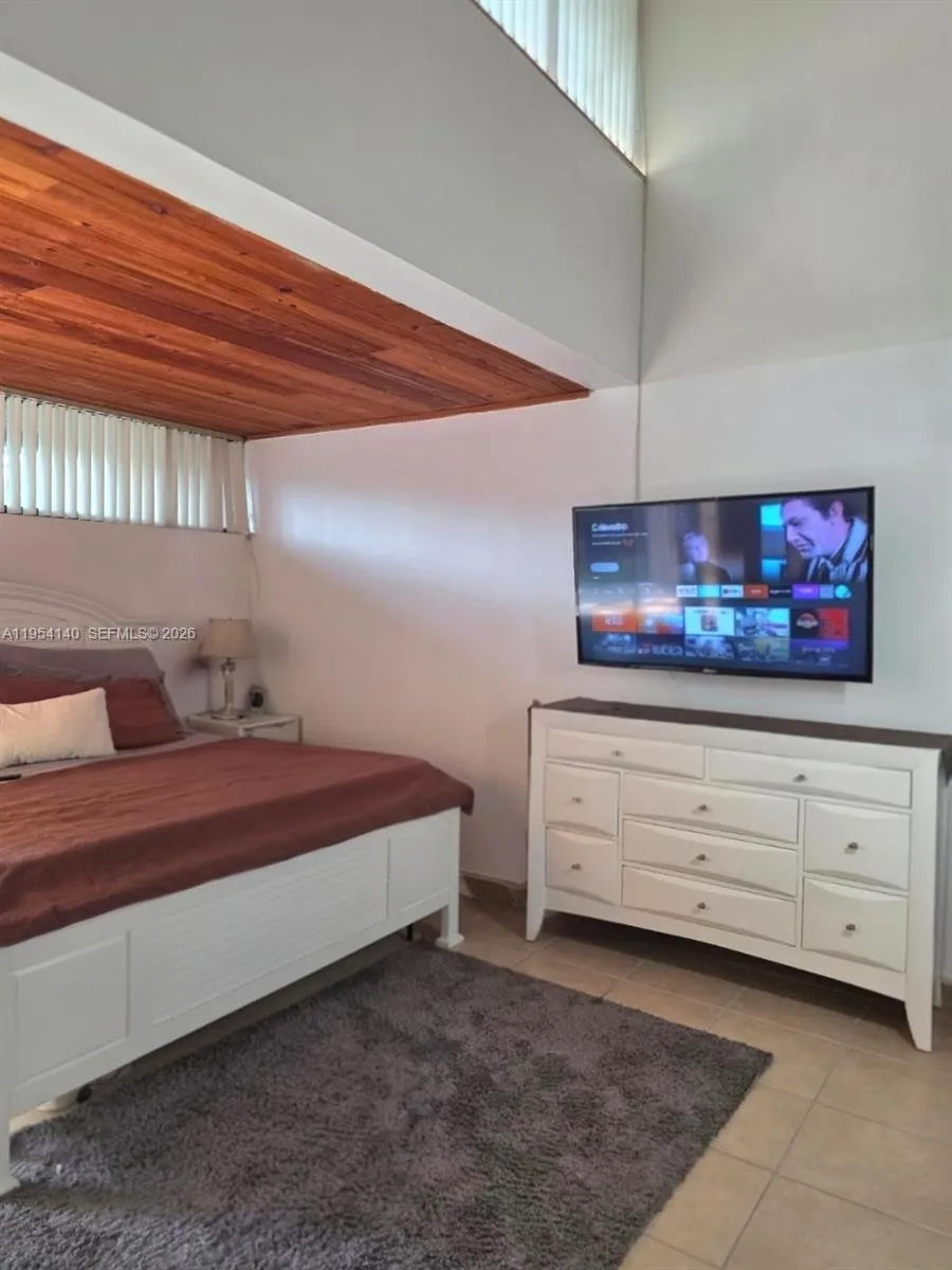 Primary Bedroom\n