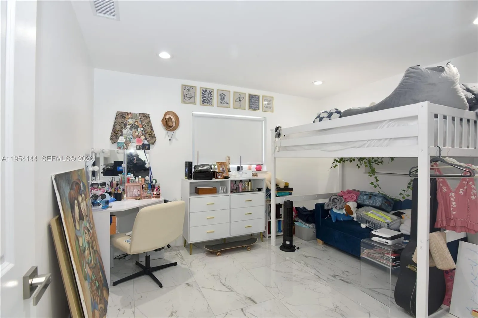 19651 Sw 168th St, Miami, Florida 33187, Miami, Florida 33187, 3 Bedrooms Bedrooms, ,3 BathroomsBathrooms,Residential,For Sale,19651 Sw 168th St, Miami, Florida 33187,A11954144