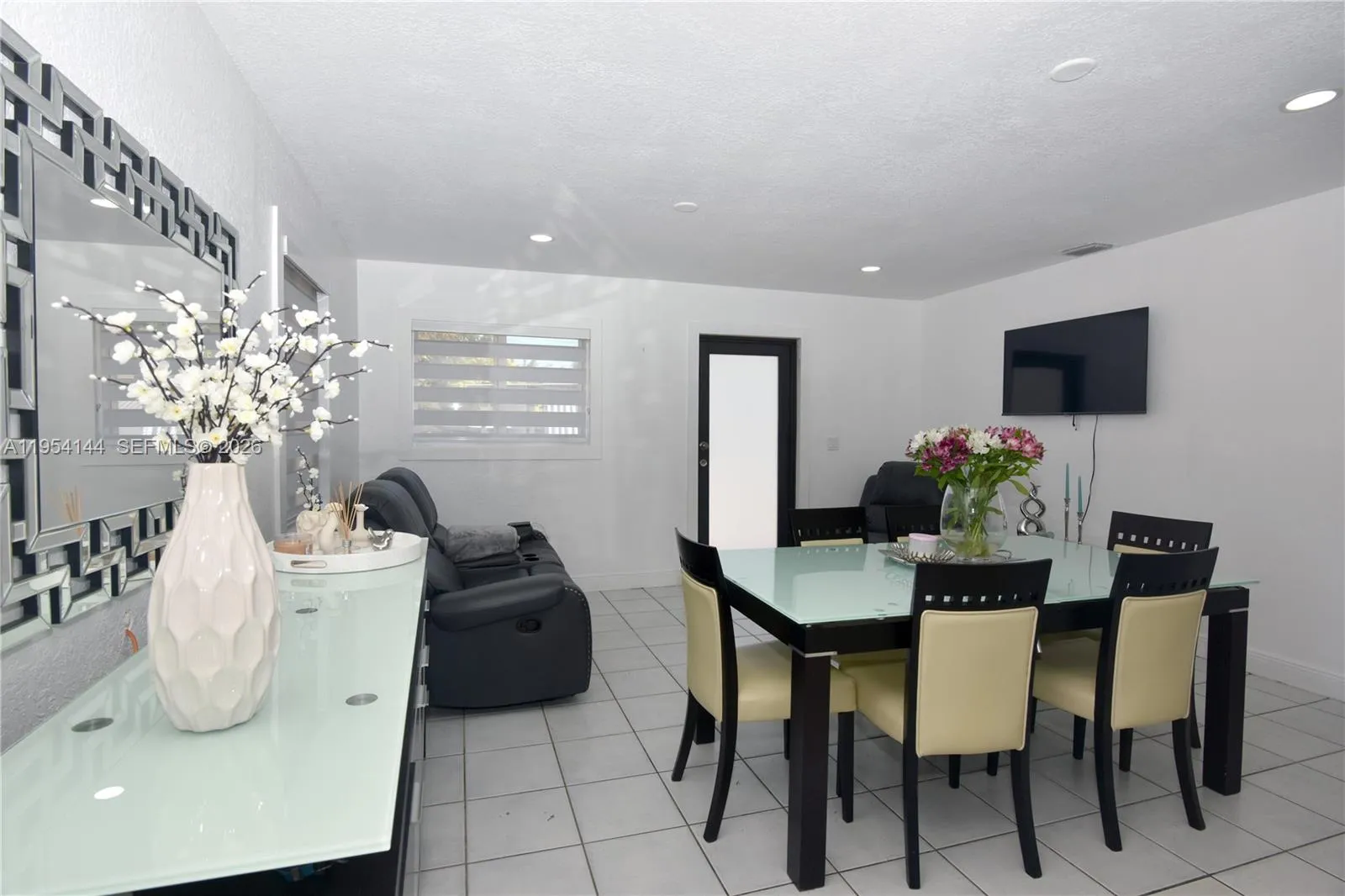 19651 Sw 168th St, Miami, Florida 33187, Miami, Florida 33187, 3 Bedrooms Bedrooms, ,3 BathroomsBathrooms,Residential,For Sale,19651 Sw 168th St, Miami, Florida 33187,A11954144