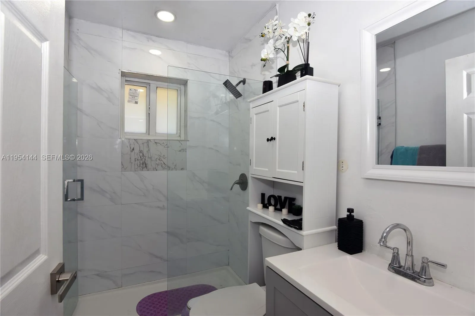 19651 Sw 168th St, Miami, Florida 33187, Miami, Florida 33187, 3 Bedrooms Bedrooms, ,3 BathroomsBathrooms,Residential,For Sale,19651 Sw 168th St, Miami, Florida 33187,A11954144