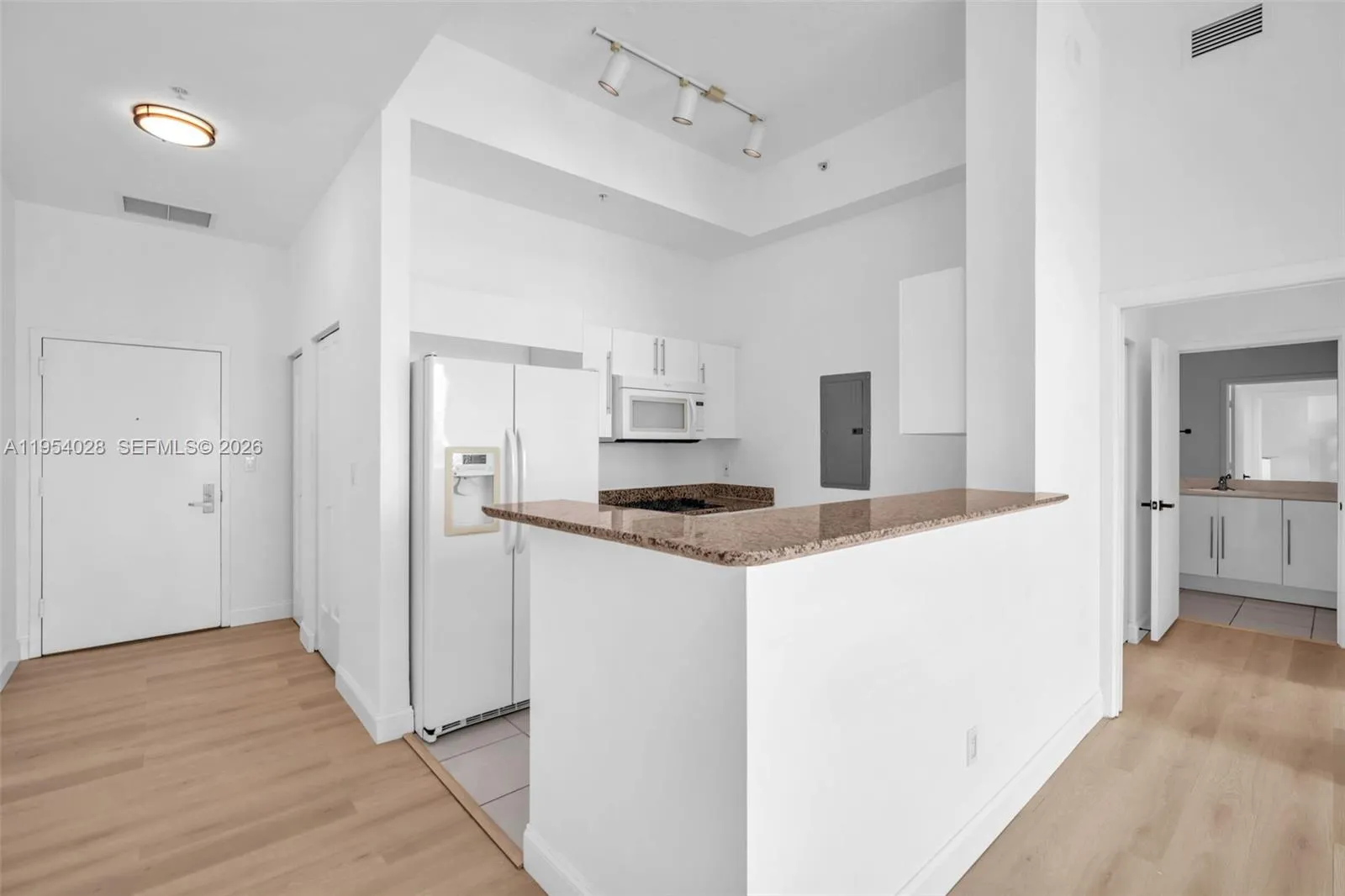 325 S Biscayne Blvd Lph 17, Miami, Florida 33131, Miami, Florida 33131, 1 Bedroom Bedrooms, ,1 BathroomBathrooms,Residential,For Sale,325 S Biscayne Blvd Lph 17, Miami, Florida 33131,A11954028