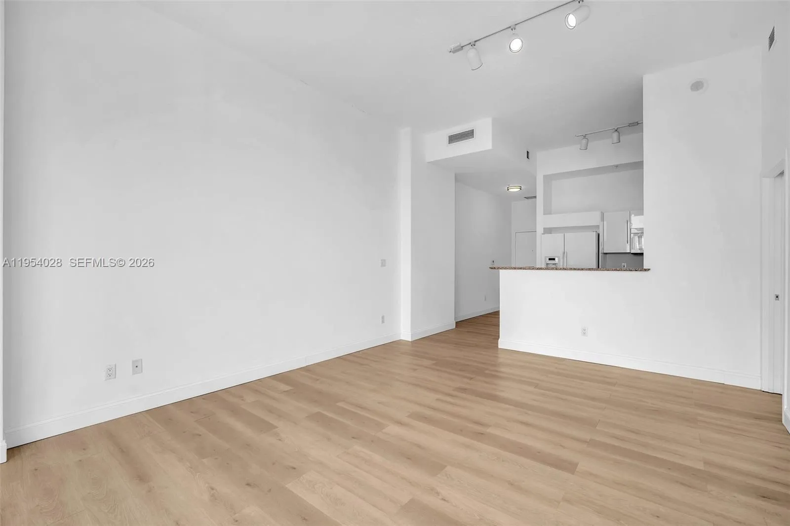 325 S Biscayne Blvd Lph 17, Miami, Florida 33131, Miami, Florida 33131, 1 Bedroom Bedrooms, ,1 BathroomBathrooms,Residential,For Sale,325 S Biscayne Blvd Lph 17, Miami, Florida 33131,A11954028