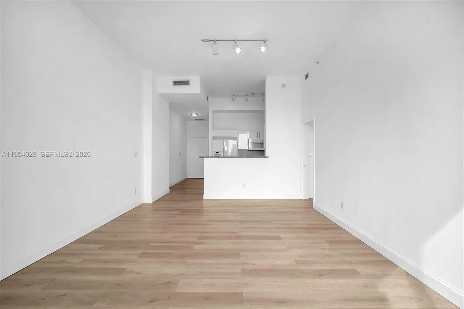 325 S Biscayne Blvd Lph 17, Miami, Florida 33131, Miami, Florida 33131, 1 Bedroom Bedrooms, ,1 BathroomBathrooms,Residential,For Sale,325 S Biscayne Blvd Lph 17, Miami, Florida 33131,A11954028