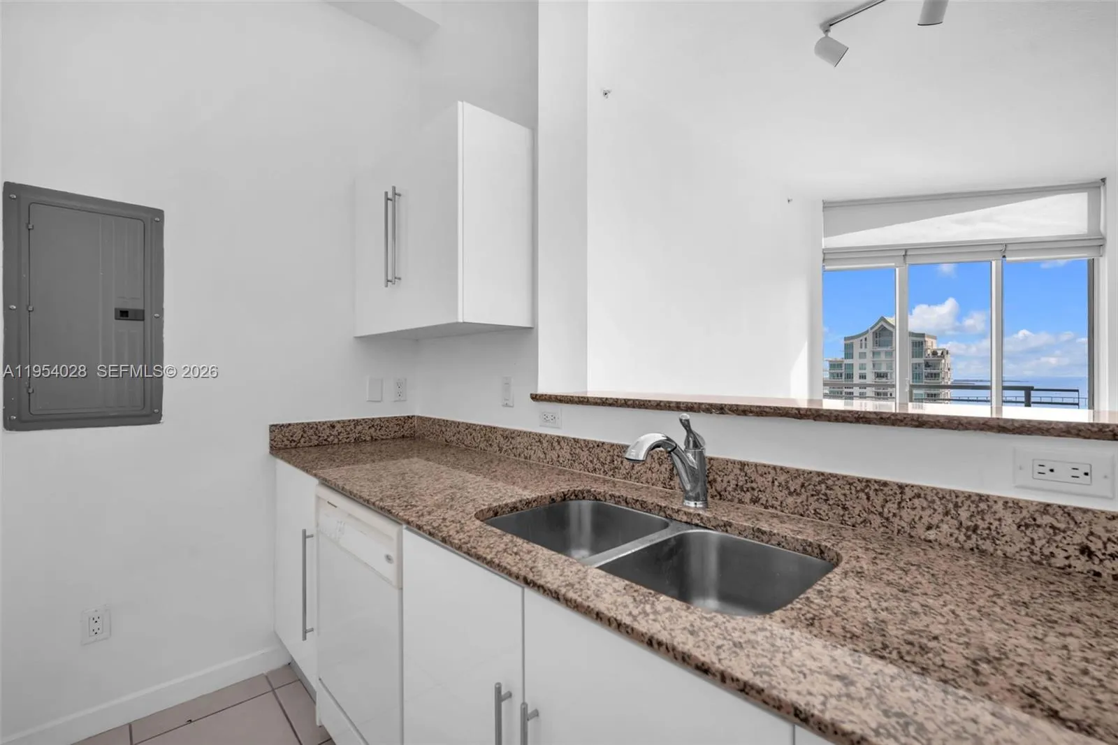 325 S Biscayne Blvd Lph 17, Miami, Florida 33131, Miami, Florida 33131, 1 Bedroom Bedrooms, ,1 BathroomBathrooms,Residential,For Sale,325 S Biscayne Blvd Lph 17, Miami, Florida 33131,A11954028