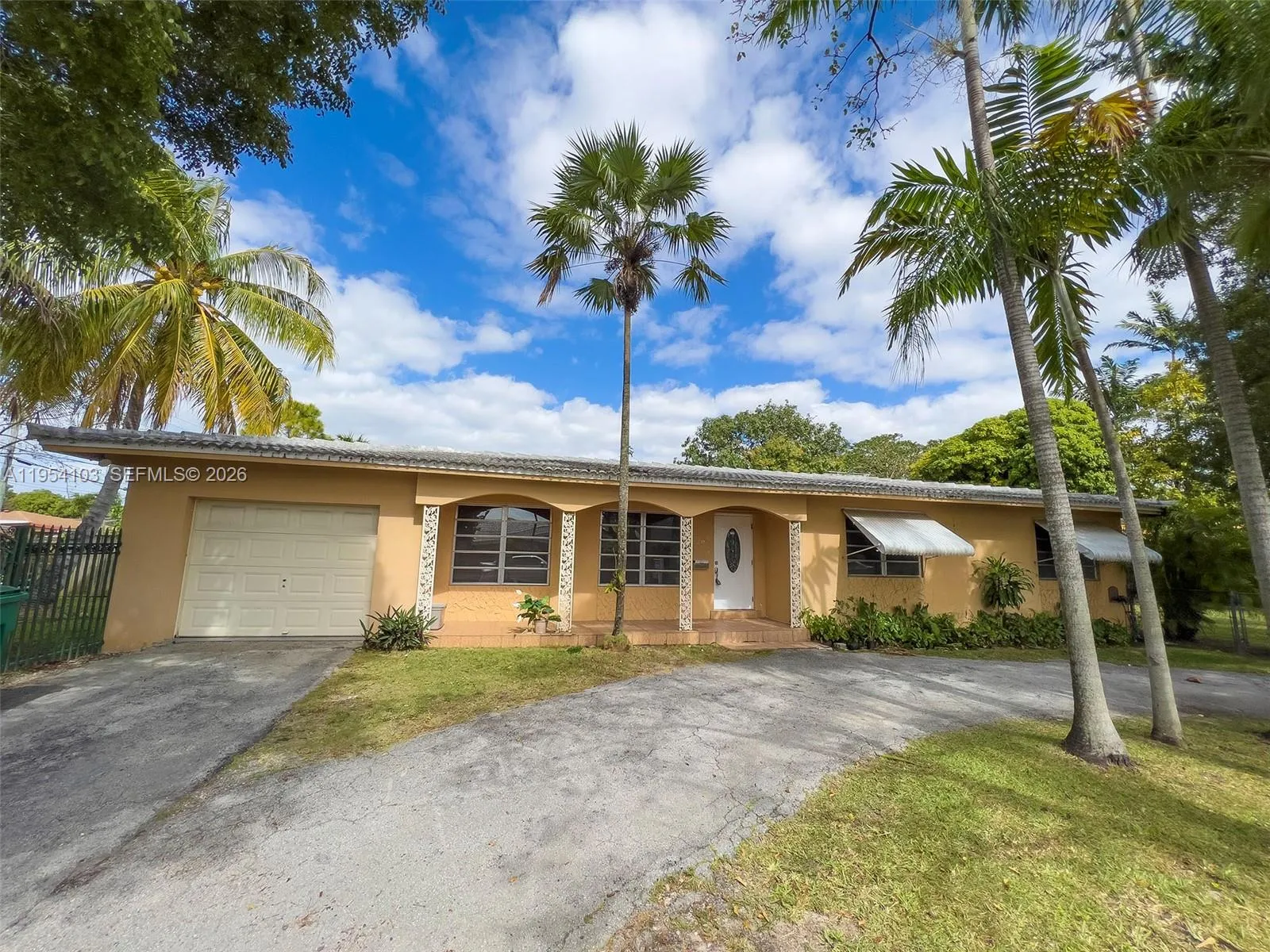 6295 Sw 33rd St, Miami, Florida 33155, Miami, Florida 33155, 3 Bedrooms Bedrooms, ,2 BathroomsBathrooms,Residential Lease,For Rent,6295 Sw 33rd St, Miami, Florida 33155,A11954103