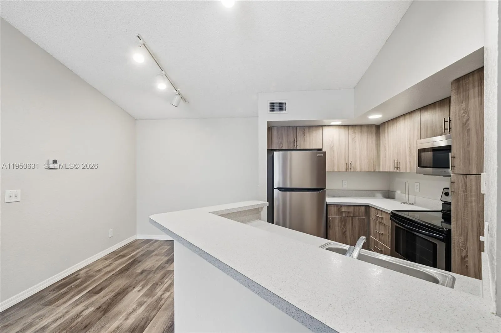 437 Vista Isles Dr 2224, Sunrise, Florida 33325, Sunrise, Florida 33325, 1 Bedroom Bedrooms, ,1 BathroomBathrooms,Residential Lease,For Rent,437 Vista Isles Dr 2224, Sunrise, Florida 33325,A11950631