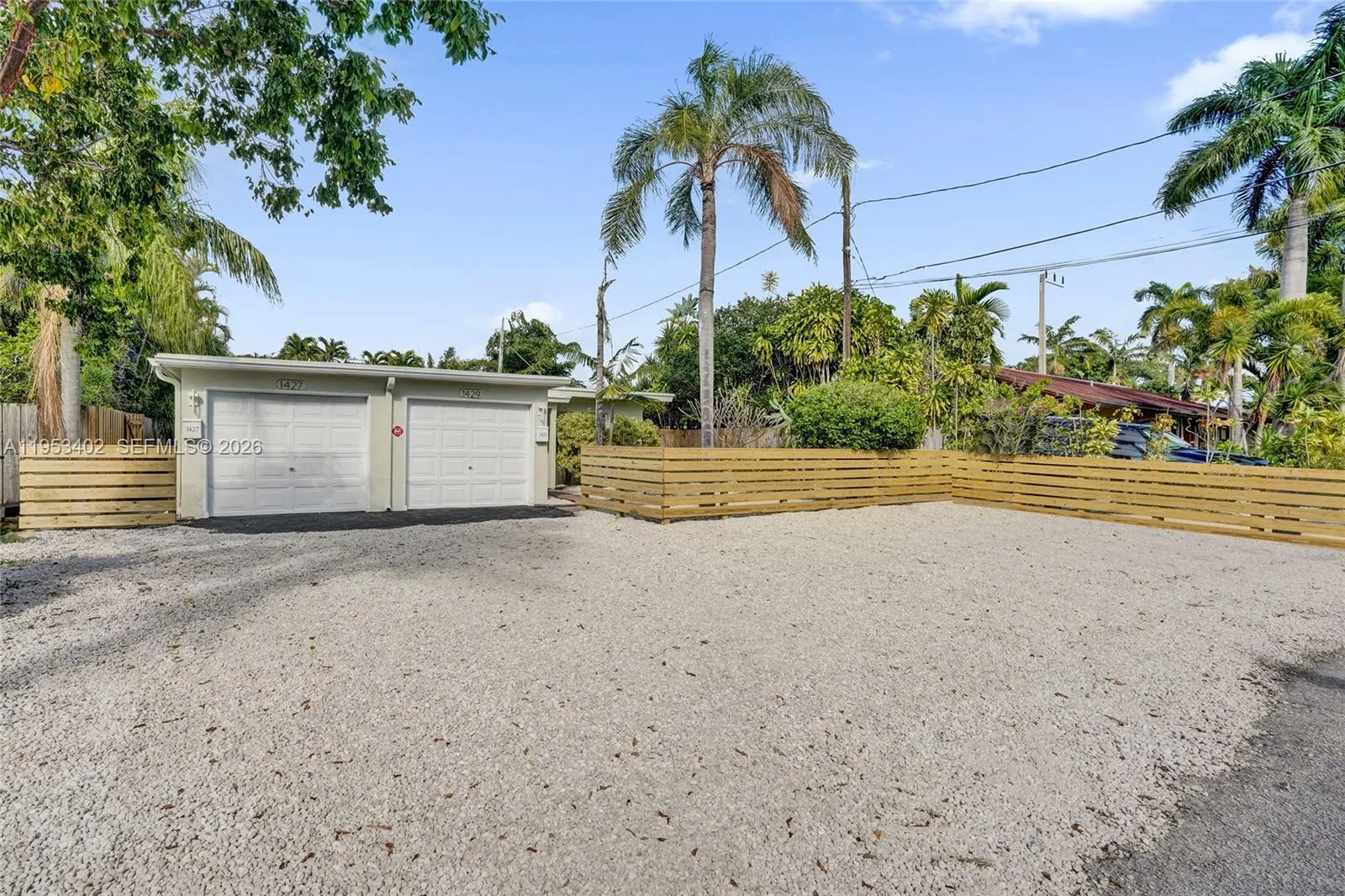 1427 & 1429 Fence on left side (separating the neighbors) has been virtually added in the photo.