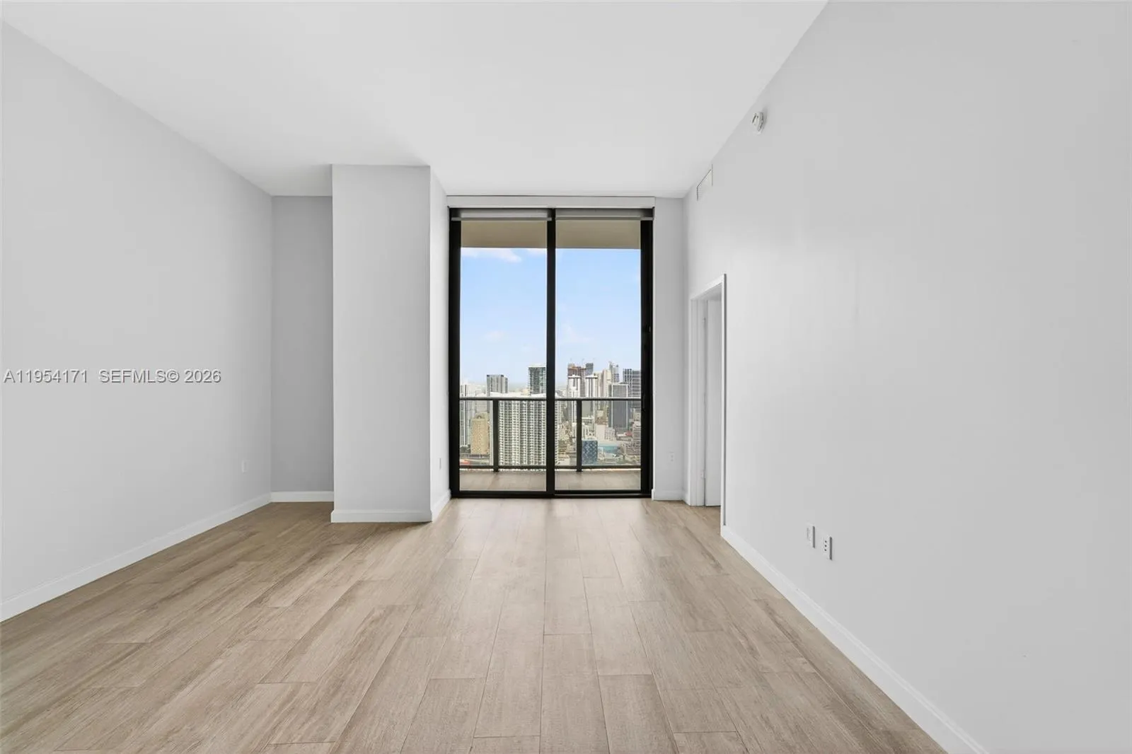 45 Sw 9th St Lph-4609, Miami, Florida 33130, Miami, Florida 33130, 3 Bedrooms Bedrooms, ,3 BathroomsBathrooms,Residential Lease,For Rent,45 Sw 9th St Lph-4609, Miami, Florida 33130,A11954171