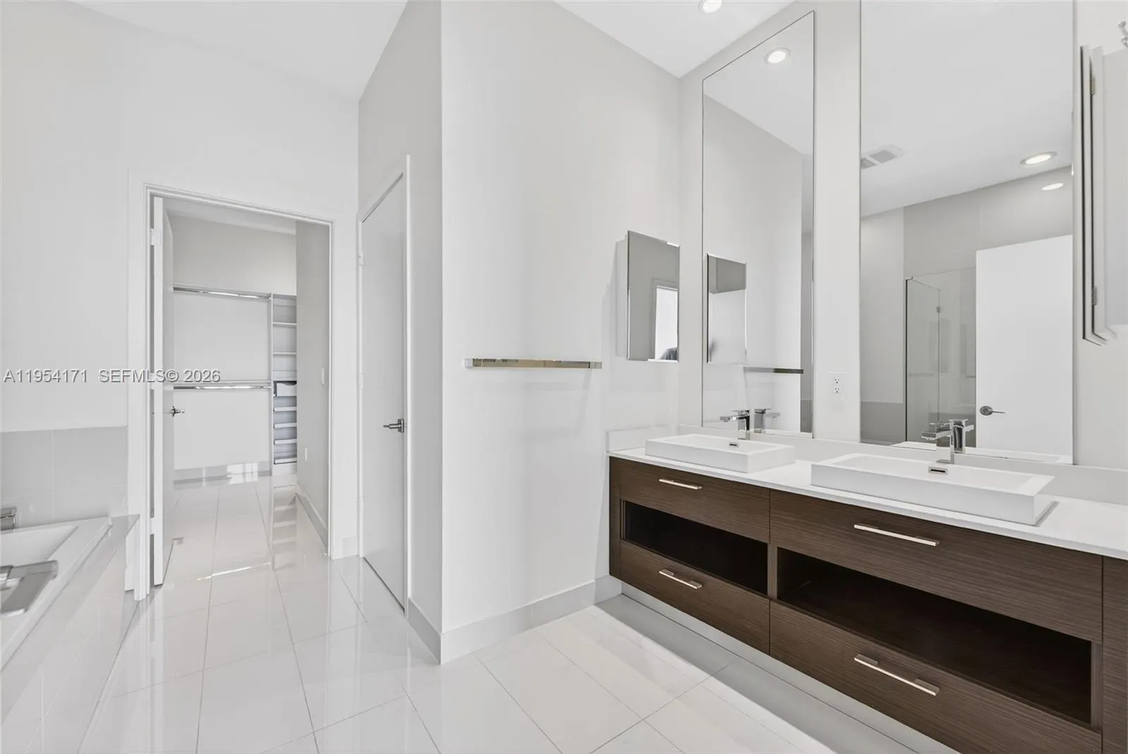 Primary En-Suite