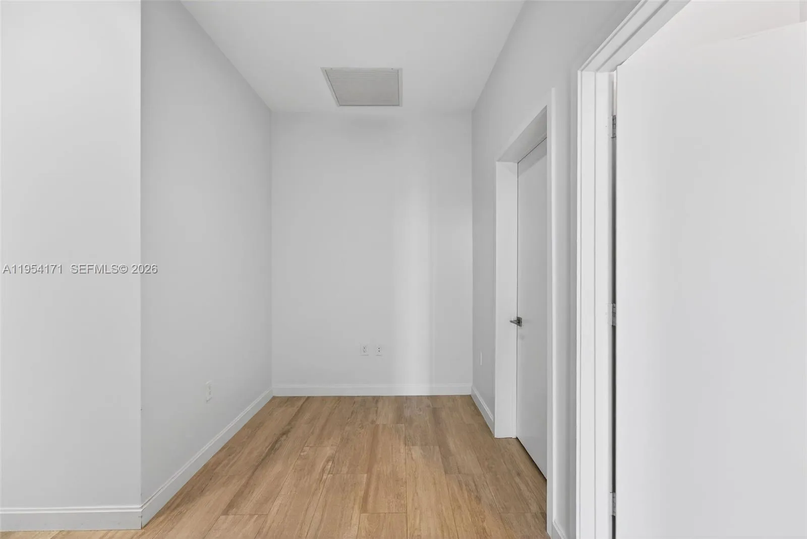 Separate Den Space