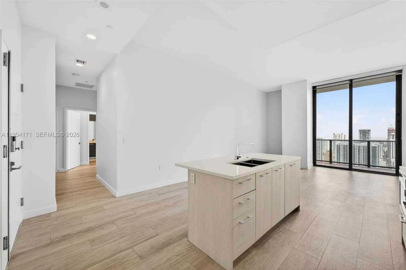 45 Sw 9th St Lph-4609, Miami, Florida 33130, Miami, Florida 33130, 3 Bedrooms Bedrooms, ,3 BathroomsBathrooms,Residential Lease,For Rent,45 Sw 9th St Lph-4609, Miami, Florida 33130,A11954171