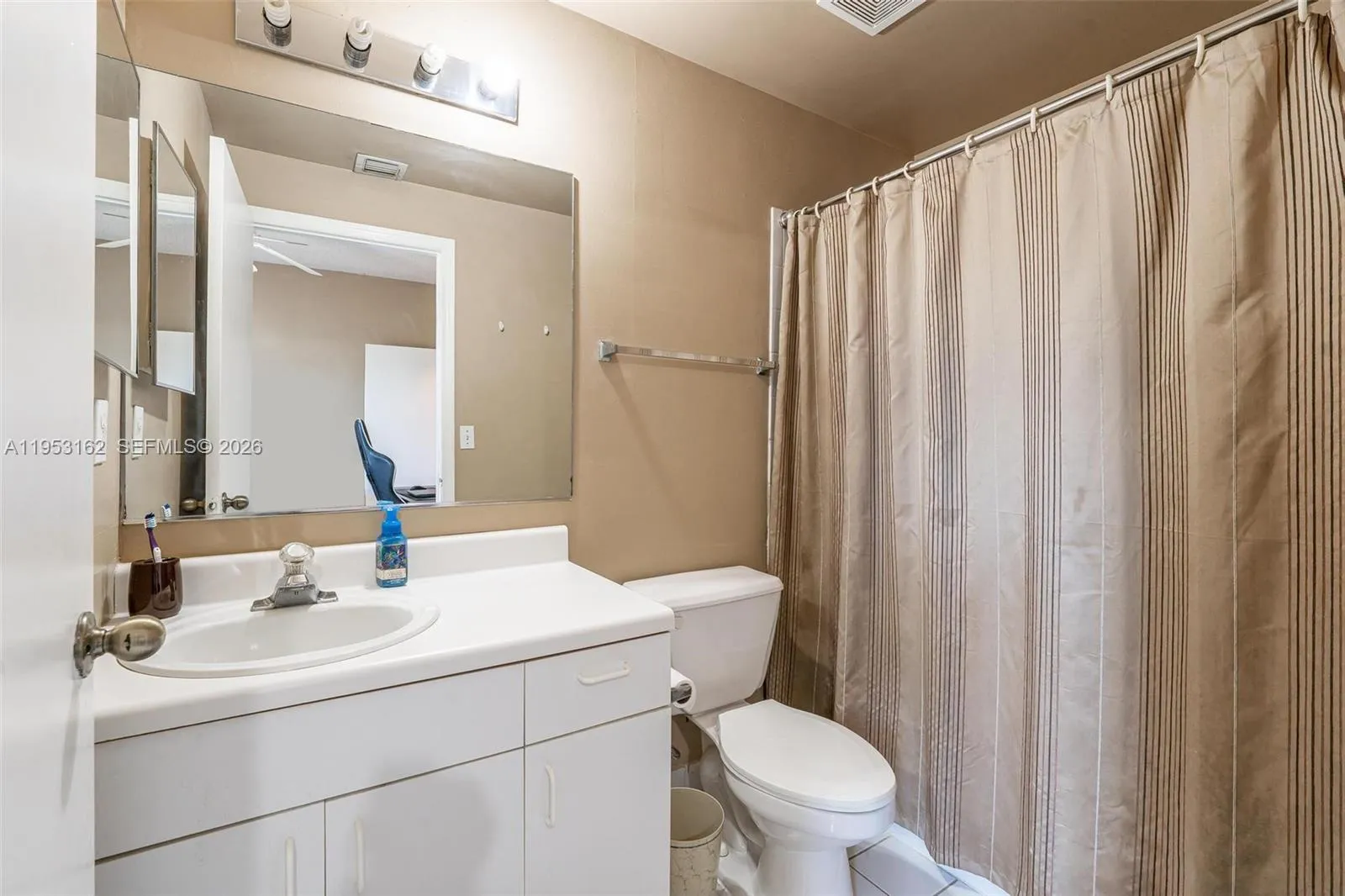 1528 Veracruz Ln 4-3, Weston, Florida 33327, Weston, Florida 33327, 2 Bedrooms Bedrooms, ,2 BathroomsBathrooms,Residential,For Sale,1528 Veracruz Ln 4-3, Weston, Florida 33327,A11953162