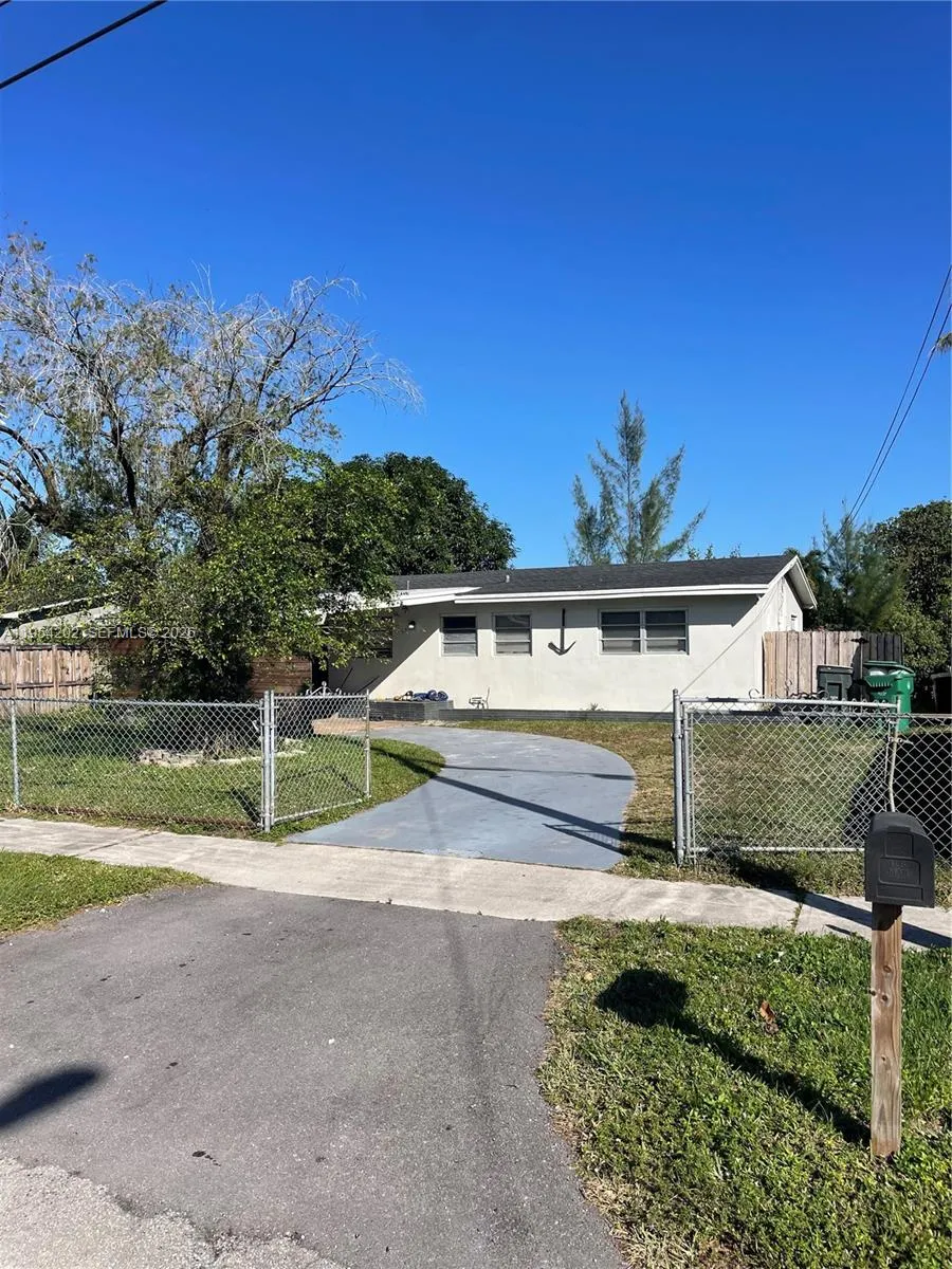4740 Sw 43rd Ave, Dania Beach, Florida 33314, Dania Beach, Florida 33314, 3 Bedrooms Bedrooms, ,2 BathroomsBathrooms,Residential,For Sale,4740 Sw 43rd Ave, Dania Beach, Florida 33314,A11954202