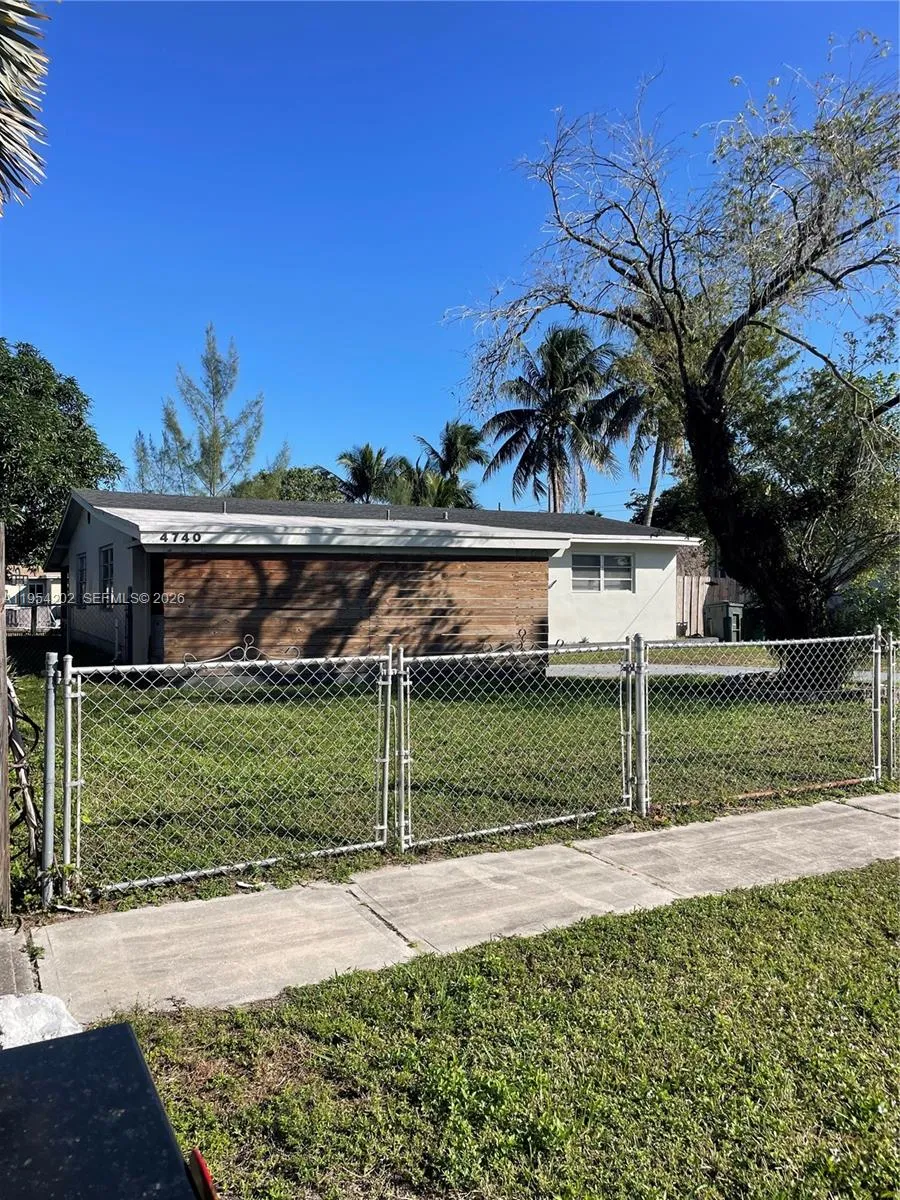 4740 Sw 43rd Ave, Dania Beach, Florida 33314, Dania Beach, Florida 33314, 3 Bedrooms Bedrooms, ,2 BathroomsBathrooms,Residential,For Sale,4740 Sw 43rd Ave, Dania Beach, Florida 33314,A11954202