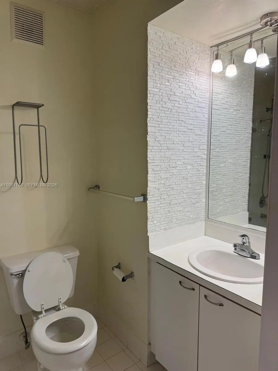 8620 Nw 3rd Ln 506-5, Miami, Florida 33126, Miami, Florida 33126, 3 Bedrooms Bedrooms, ,2 BathroomsBathrooms,Residential Lease,For Rent,8620 Nw 3rd Ln 506-5, Miami, Florida 33126,A11951780