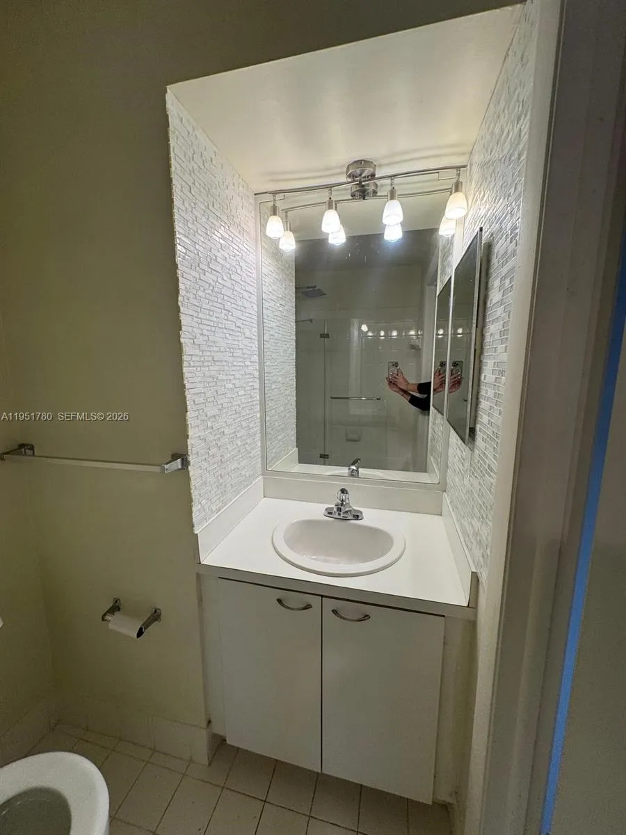 8620 Nw 3rd Ln 506-5, Miami, Florida 33126, Miami, Florida 33126, 3 Bedrooms Bedrooms, ,2 BathroomsBathrooms,Residential Lease,For Rent,8620 Nw 3rd Ln 506-5, Miami, Florida 33126,A11951780
