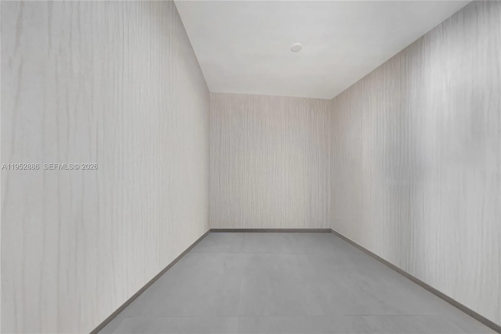 68 Se 6th St 3309, Miami, Florida 33131, Miami, Florida 33131, 2 Bedrooms Bedrooms, ,2 BathroomsBathrooms,Residential,For Sale,68 Se 6th St 3309, Miami, Florida 33131,A11952886