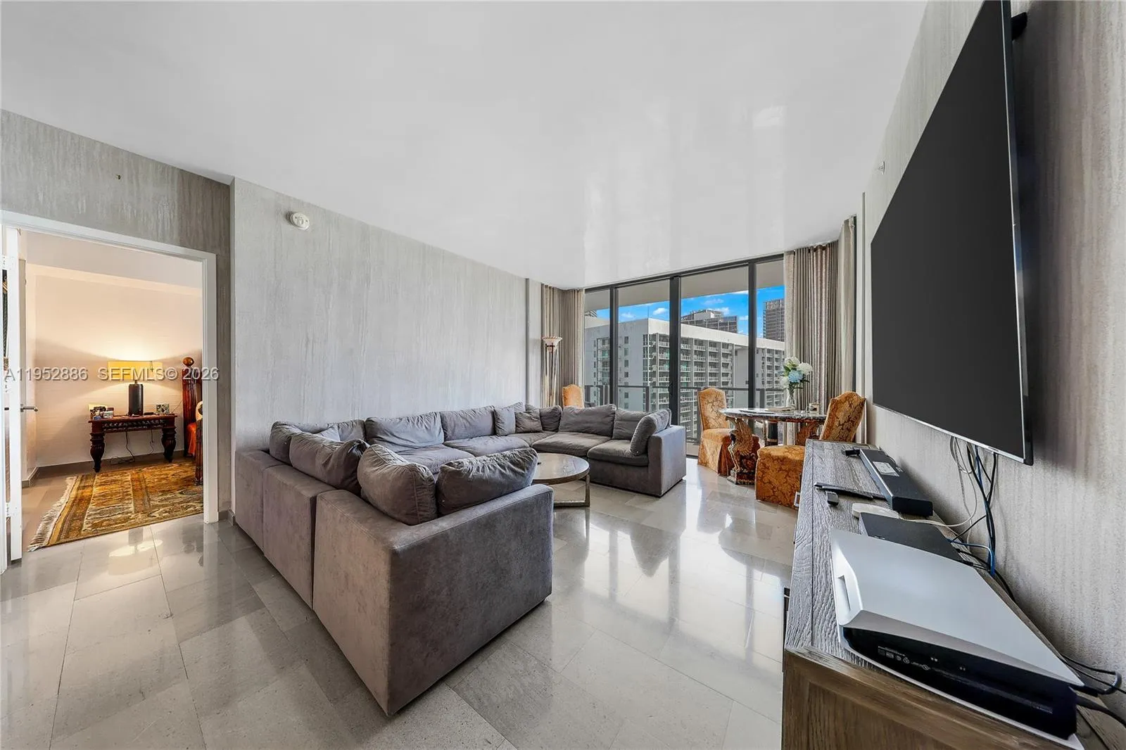 68 Se 6th St 3309, Miami, Florida 33131, Miami, Florida 33131, 2 Bedrooms Bedrooms, ,2 BathroomsBathrooms,Residential,For Sale,68 Se 6th St 3309, Miami, Florida 33131,A11952886