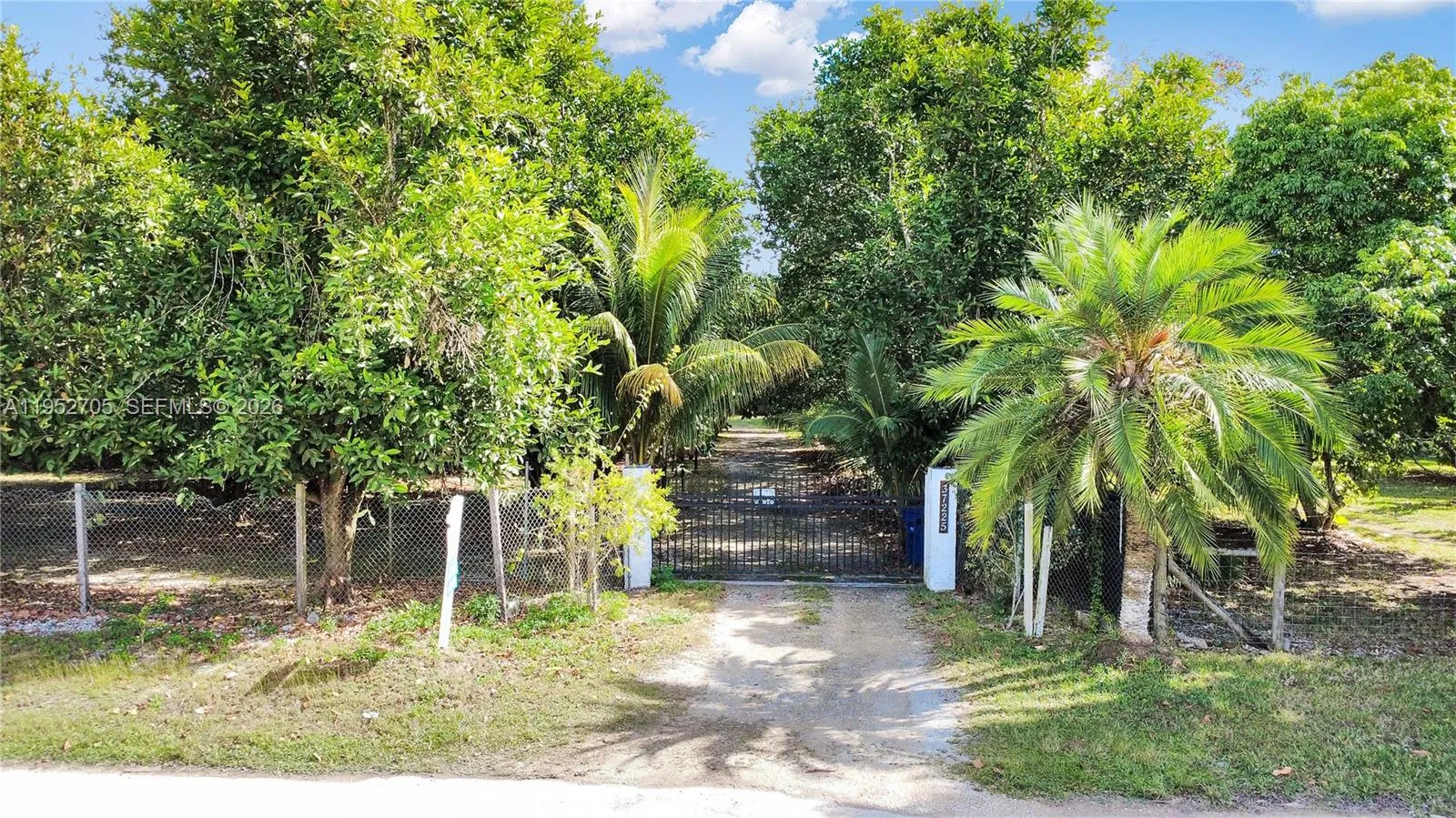 37225 Sw 214th Ave, Homestead, Florida 33034, Homestead, Florida 33034, 3 Bedrooms Bedrooms, ,2 BathroomsBathrooms,Residential,For Sale,37225 Sw 214th Ave, Homestead, Florida 33034,A11952705