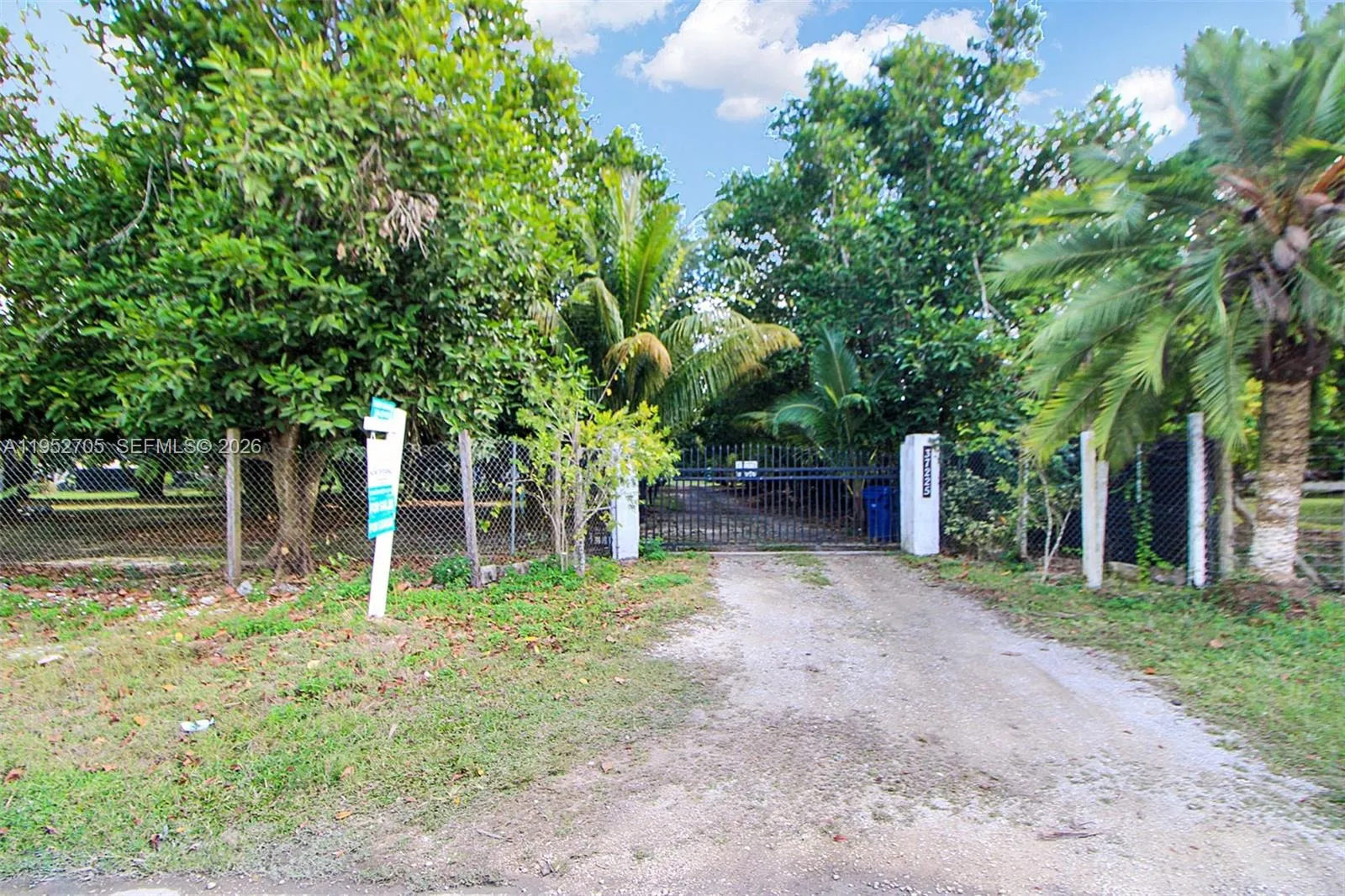 37225 Sw 214th Ave, Homestead, Florida 33034, Homestead, Florida 33034, 3 Bedrooms Bedrooms, ,2 BathroomsBathrooms,Residential,For Sale,37225 Sw 214th Ave, Homestead, Florida 33034,A11952705