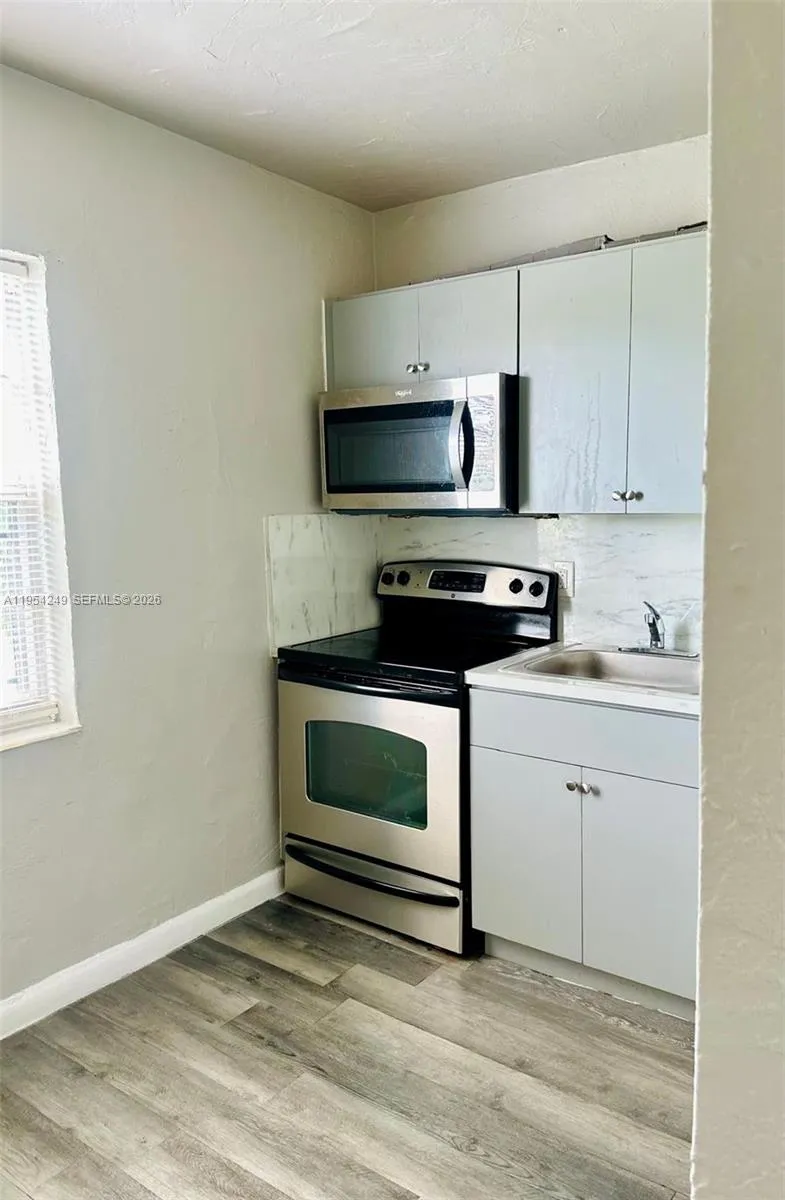 Miami, Florida 33142, 1 Bedroom Bedrooms, ,1 BathroomBathrooms,Residential Lease,For Rent,A11954249