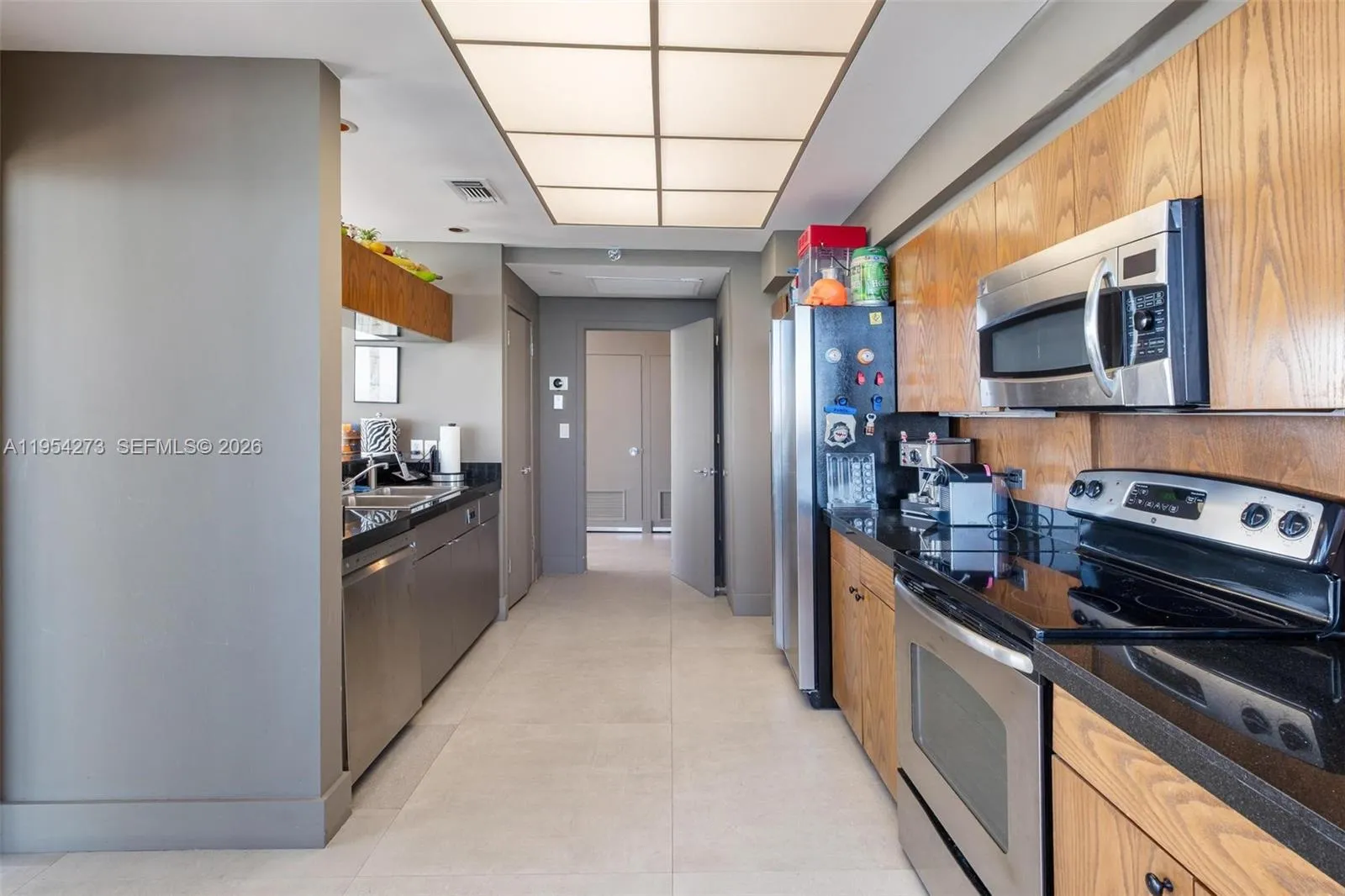 1000 Venetian Way 1501, Miami, Florida 33139, Miami, Florida 33139, 2 Bedrooms Bedrooms, ,2 BathroomsBathrooms,Residential Lease,For Rent,1000 Venetian Way 1501, Miami, Florida 33139,A11954273