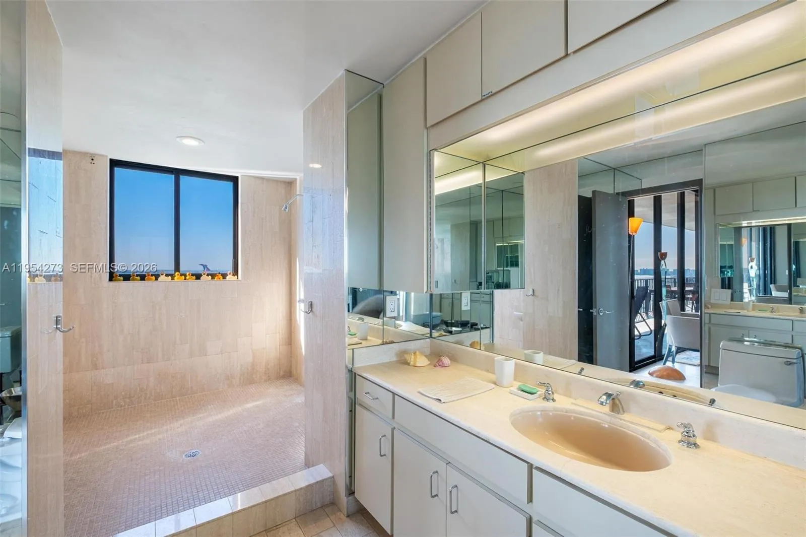1000 Venetian Way 1501, Miami, Florida 33139, Miami, Florida 33139, 2 Bedrooms Bedrooms, ,2 BathroomsBathrooms,Residential Lease,For Rent,1000 Venetian Way 1501, Miami, Florida 33139,A11954273
