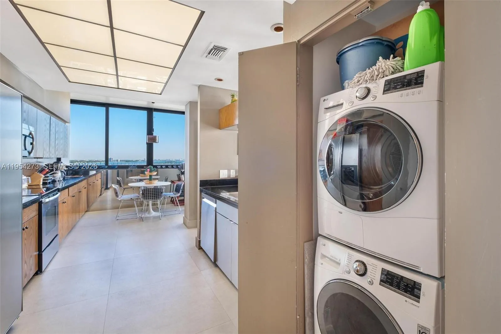 1000 Venetian Way 1501, Miami, Florida 33139, Miami, Florida 33139, 2 Bedrooms Bedrooms, ,2 BathroomsBathrooms,Residential Lease,For Rent,1000 Venetian Way 1501, Miami, Florida 33139,A11954273