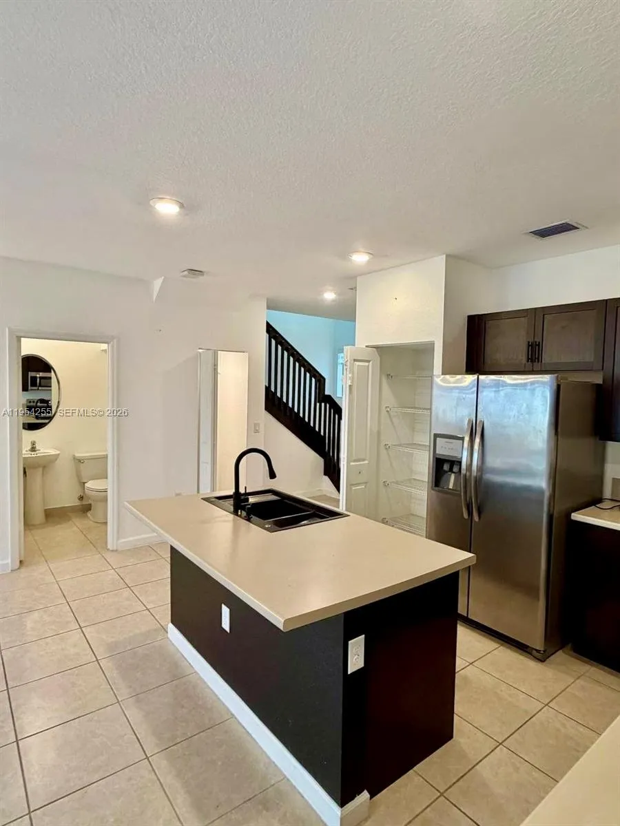 405 Ne 208th Ter 405, Miami, Florida 33179, Miami, Florida 33179, 3 Bedrooms Bedrooms, ,2 BathroomsBathrooms,Residential Lease,For Rent,405 Ne 208th Ter 405, Miami, Florida 33179,A11954255