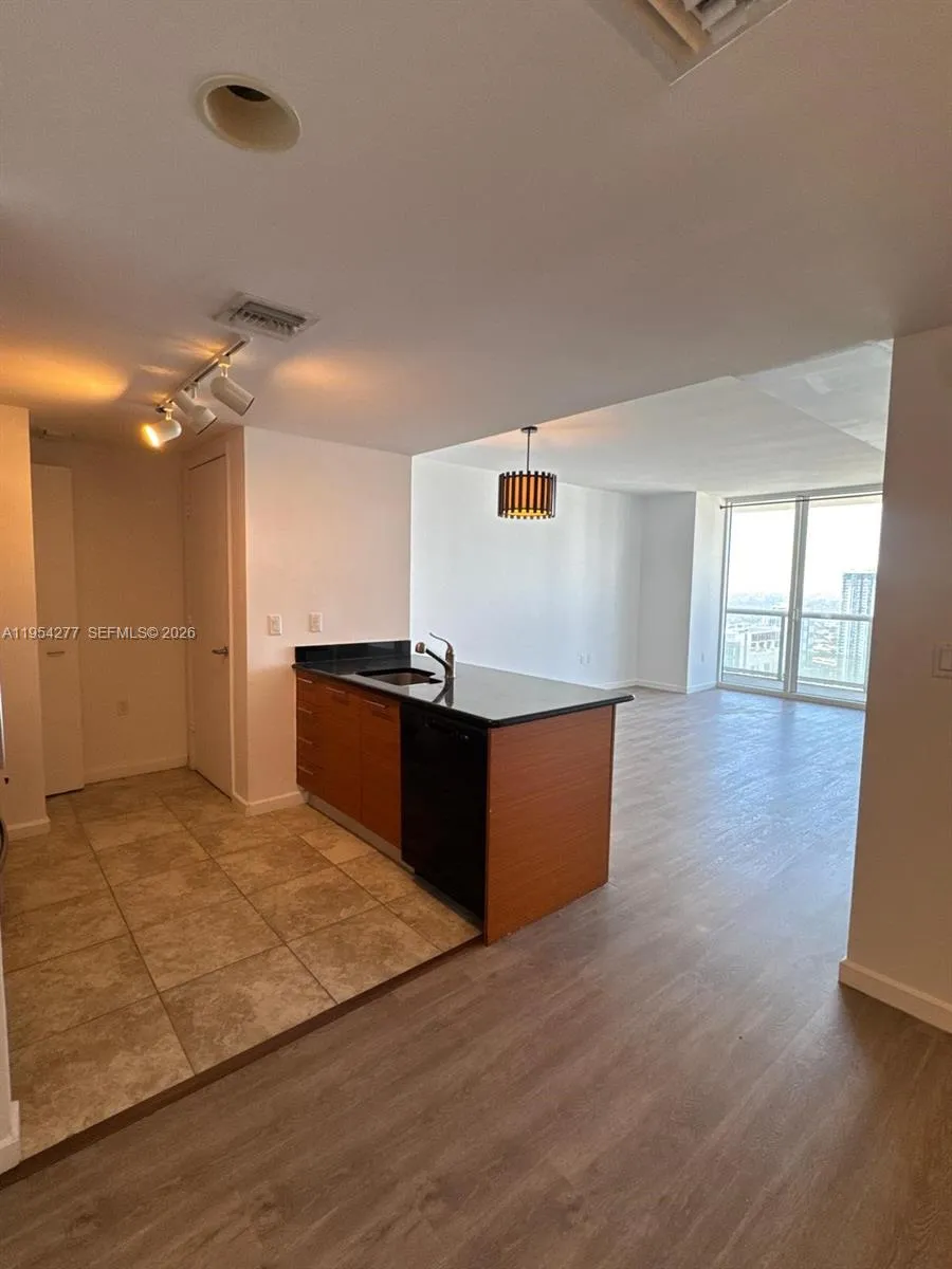 50 Biscayne Blvd 5207, Miami, Florida 33132, Miami, Florida 33132, 1 Bedroom Bedrooms, ,1 BathroomBathrooms,Residential Lease,For Rent,50 Biscayne Blvd 5207, Miami, Florida 33132,A11954277