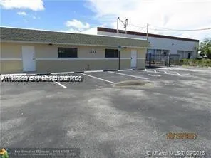 4233 Ne 12th Ter 15, Oakland Park, Florida 33334, Oakland Park, Florida 33334, ,Commercial Lease,For Rent,4233 Ne 12th Ter 15, Oakland Park, Florida 33334,A11952928