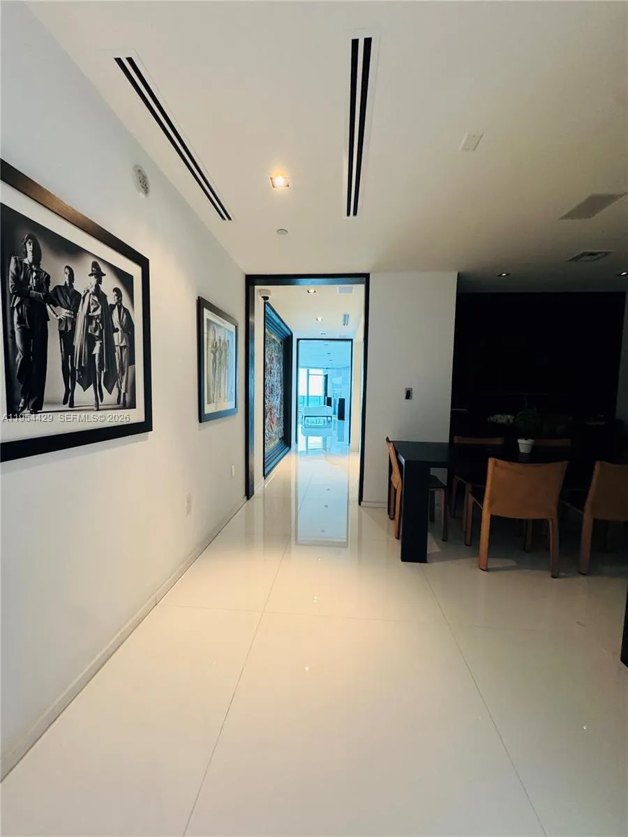 900 Biscayne Blvd 6207, Miami, Florida 33132, Miami, Florida 33132, 3 Bedrooms Bedrooms, ,4 BathroomsBathrooms,Residential,For Sale,900 Biscayne Blvd 6207, Miami, Florida 33132,A11954429