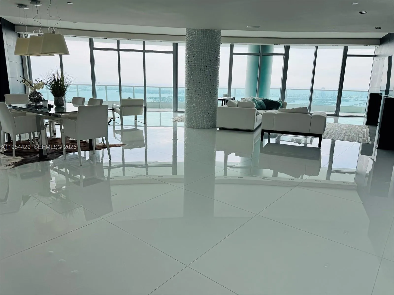 900 Biscayne Blvd 6207, Miami, Florida 33132, Miami, Florida 33132, 3 Bedrooms Bedrooms, ,4 BathroomsBathrooms,Residential,For Sale,900 Biscayne Blvd 6207, Miami, Florida 33132,A11954429