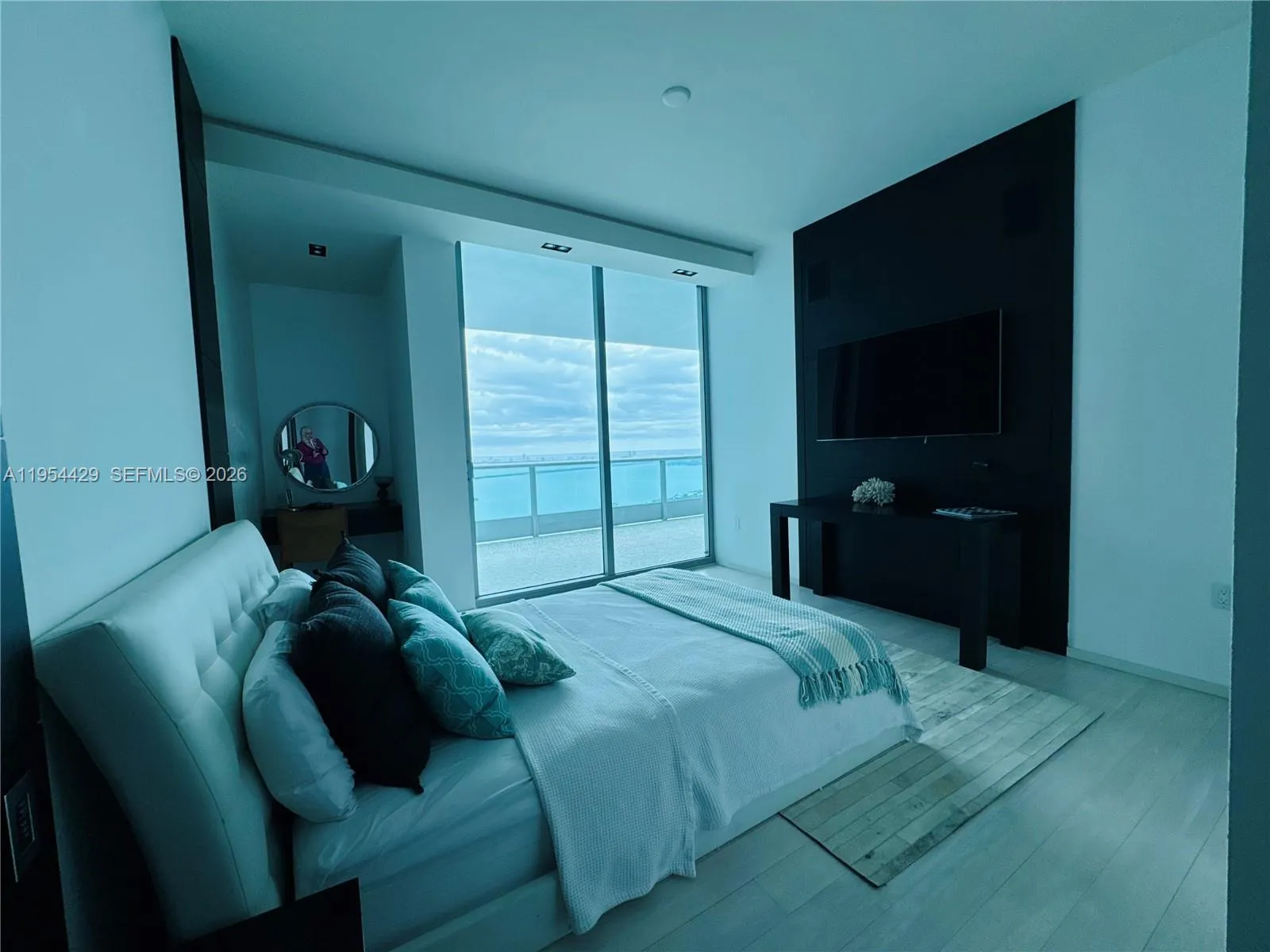 900 Biscayne Blvd 6207, Miami, Florida 33132, Miami, Florida 33132, 3 Bedrooms Bedrooms, ,4 BathroomsBathrooms,Residential,For Sale,900 Biscayne Blvd 6207, Miami, Florida 33132,A11954429