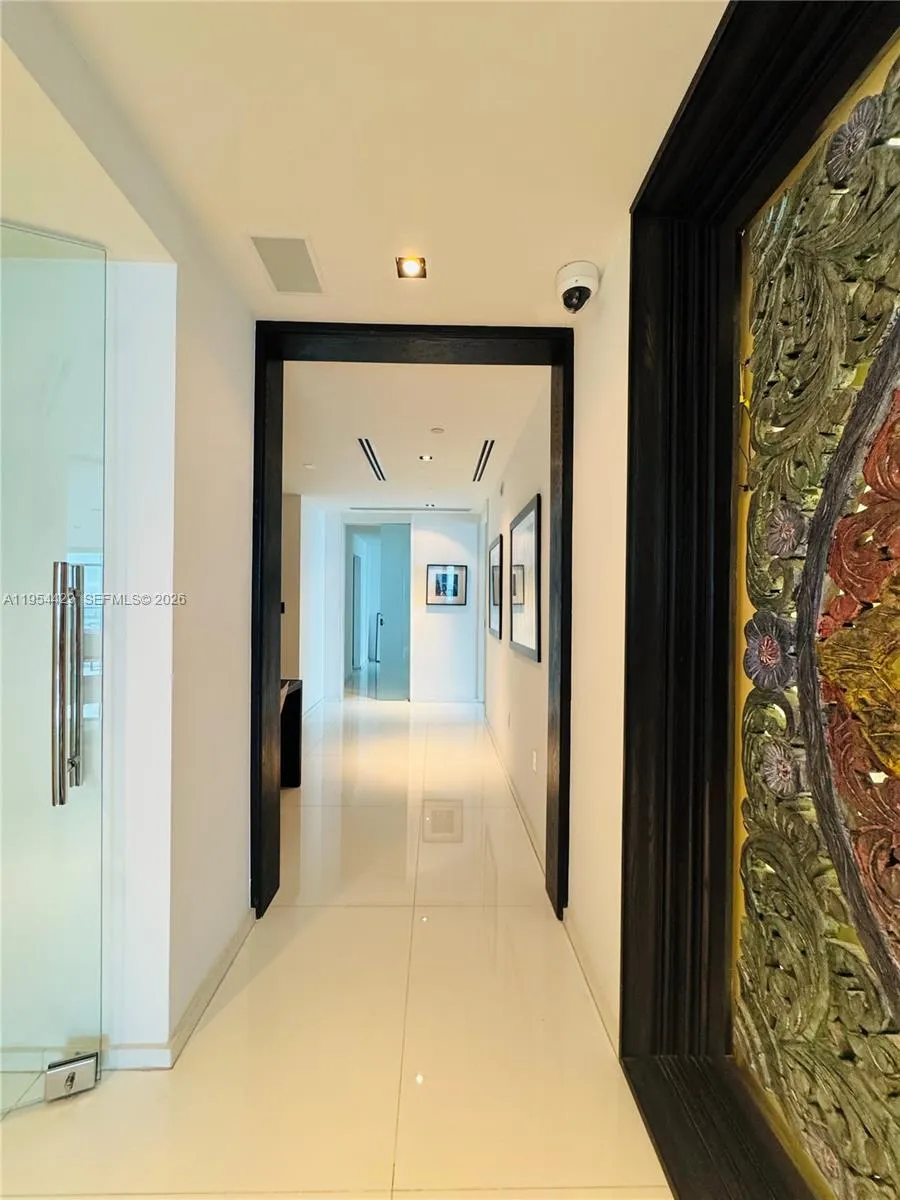 900 Biscayne Blvd 6207, Miami, Florida 33132, Miami, Florida 33132, 3 Bedrooms Bedrooms, ,4 BathroomsBathrooms,Residential,For Sale,900 Biscayne Blvd 6207, Miami, Florida 33132,A11954429