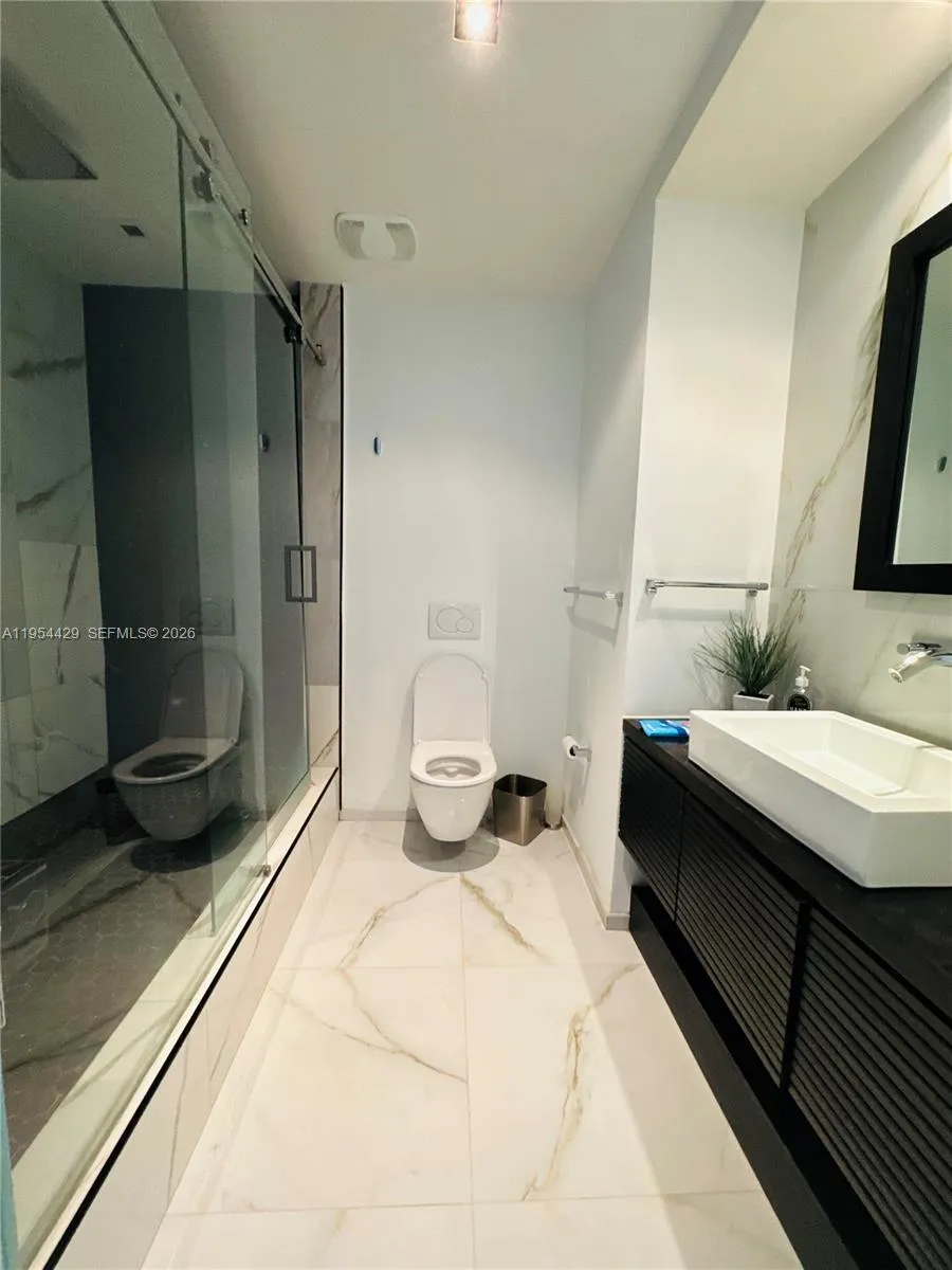 900 Biscayne Blvd 6207, Miami, Florida 33132, Miami, Florida 33132, 3 Bedrooms Bedrooms, ,4 BathroomsBathrooms,Residential,For Sale,900 Biscayne Blvd 6207, Miami, Florida 33132,A11954429