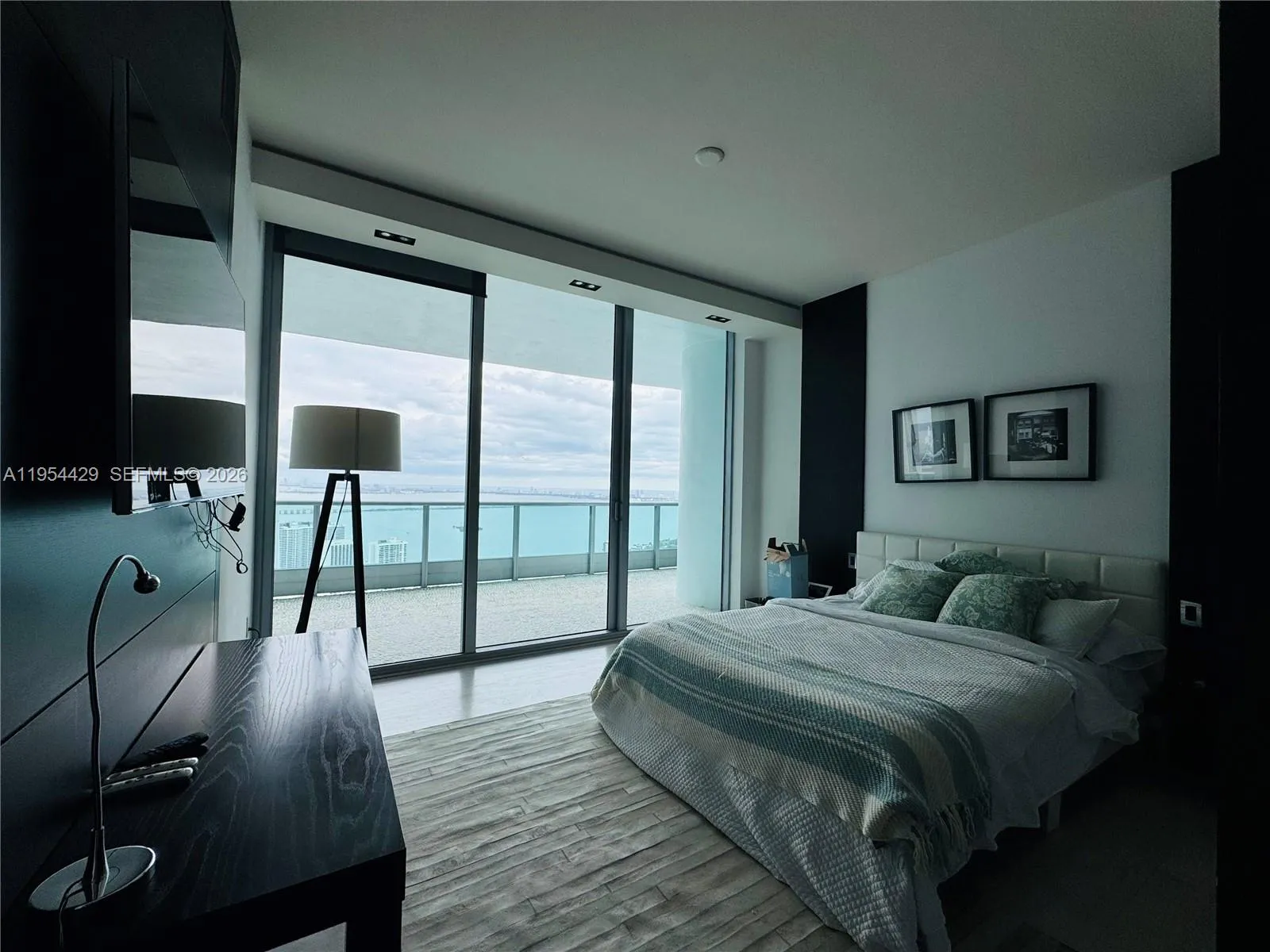 900 Biscayne Blvd 6207, Miami, Florida 33132, Miami, Florida 33132, 3 Bedrooms Bedrooms, ,4 BathroomsBathrooms,Residential,For Sale,900 Biscayne Blvd 6207, Miami, Florida 33132,A11954429