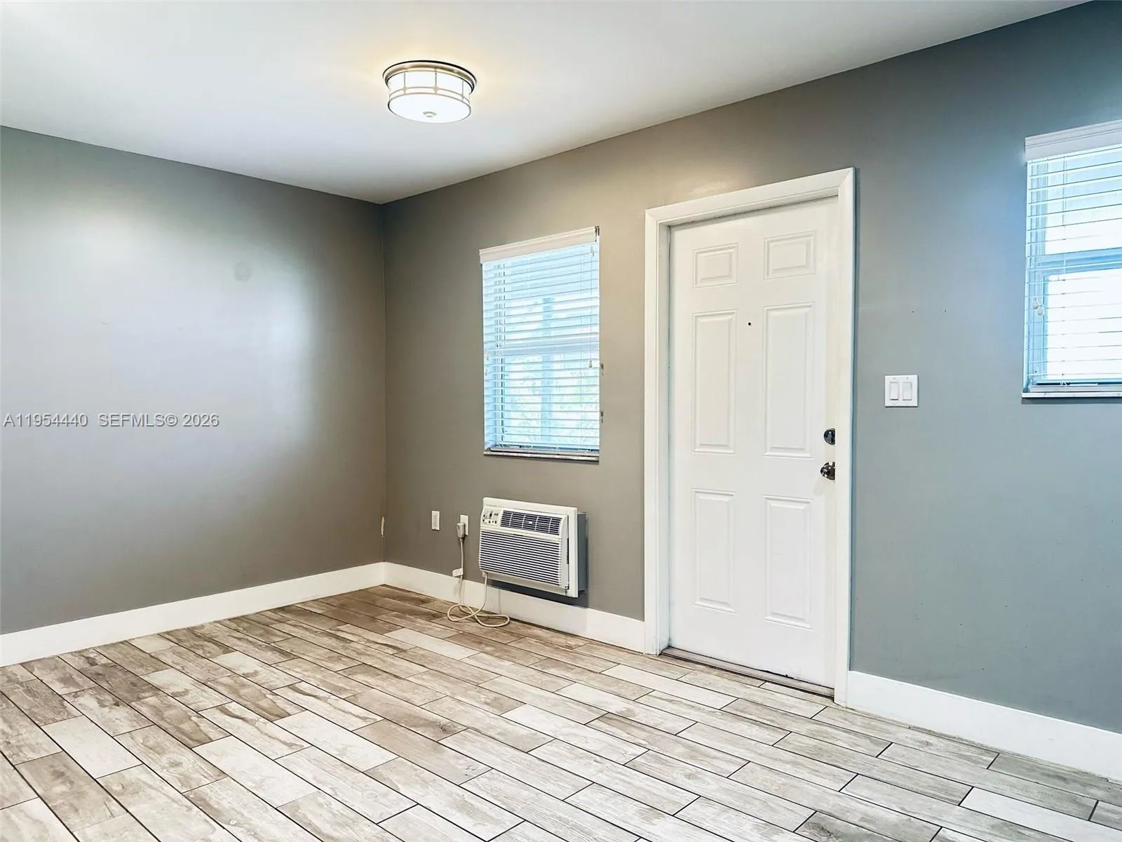 Miami, Florida 33136, 1 Bedroom Bedrooms, ,1 BathroomBathrooms,Residential Lease,For Rent,A11954440