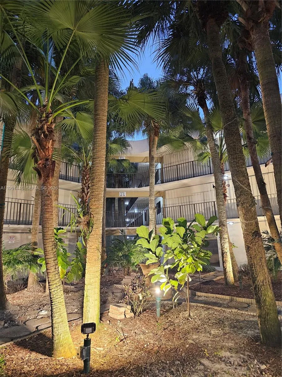Resort-Like Landscaping in Central Courtyards