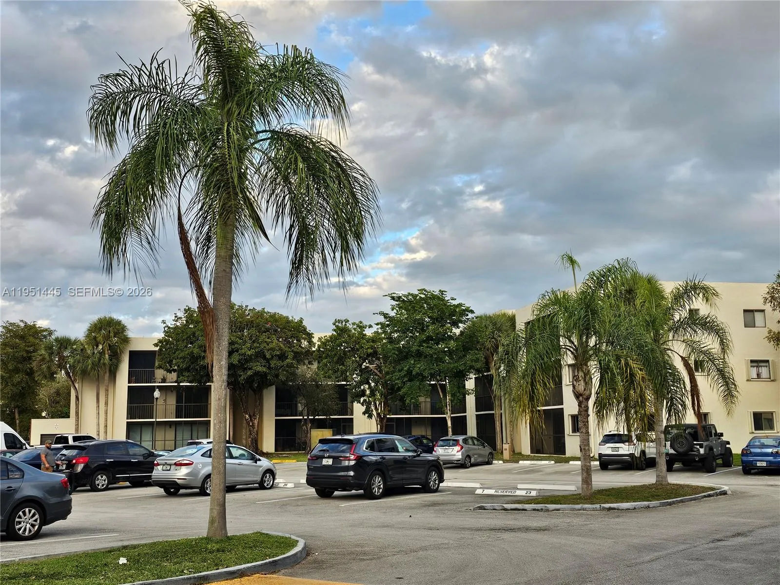 8075 Sw 107th Ave 114, Miami, Florida 33173, Miami, Florida 33173, 3 Bedrooms Bedrooms, ,2 BathroomsBathrooms,Residential Lease,For Rent,8075 Sw 107th Ave 114, Miami, Florida 33173,A11951445