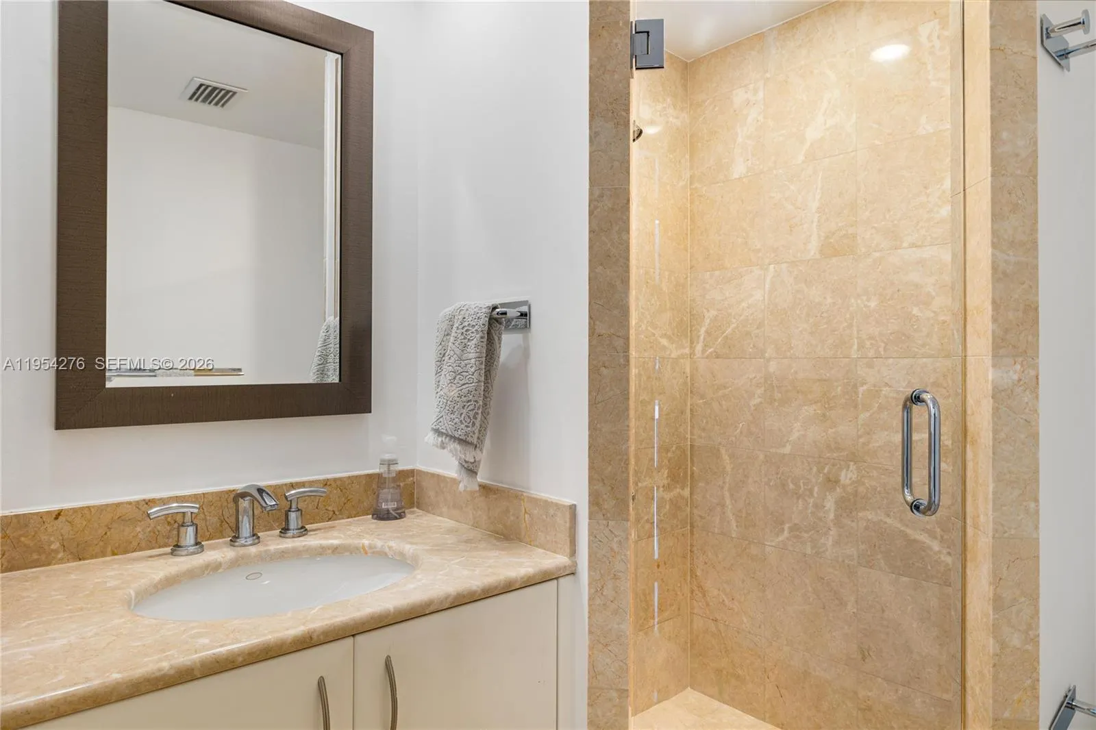 1331 Brickell Bay Dr 1703, Miami, Florida 33131, Miami, Florida 33131, 2 Bedrooms Bedrooms, ,3 BathroomsBathrooms,Residential,For Sale,1331 Brickell Bay Dr 1703, Miami, Florida 33131,A11954276