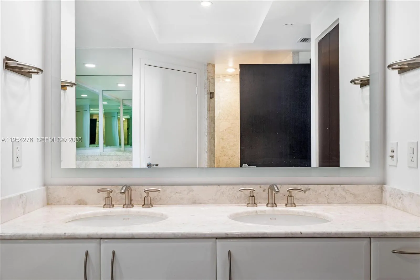 1331 Brickell Bay Dr 1703, Miami, Florida 33131, Miami, Florida 33131, 2 Bedrooms Bedrooms, ,3 BathroomsBathrooms,Residential,For Sale,1331 Brickell Bay Dr 1703, Miami, Florida 33131,A11954276