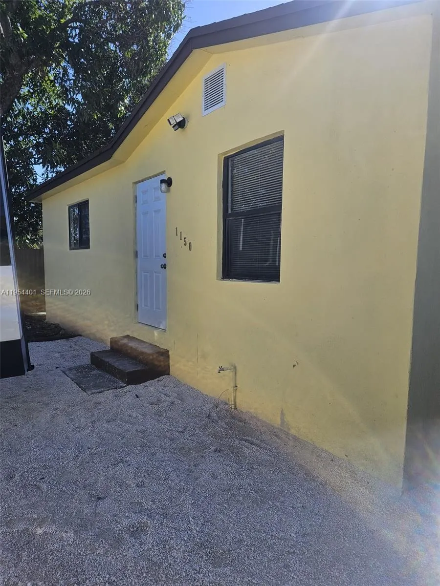 1148 Nw 100th St 2, Miami, Florida 33150, Miami, Florida 33150, 2 Bedrooms Bedrooms, ,2 BathroomsBathrooms,Residential Lease,For Rent,1148 Nw 100th St 2, Miami, Florida 33150,A11954401