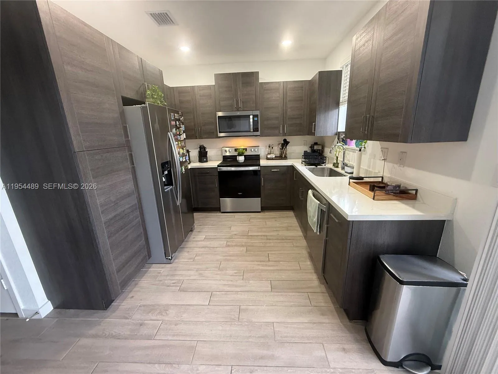 1043 Se 24th Ave, Homestead, Florida 33035, Homestead, Florida 33035, 3 Bedrooms Bedrooms, ,2 BathroomsBathrooms,Residential,For Sale,1043 Se 24th Ave, Homestead, Florida 33035,A11954489