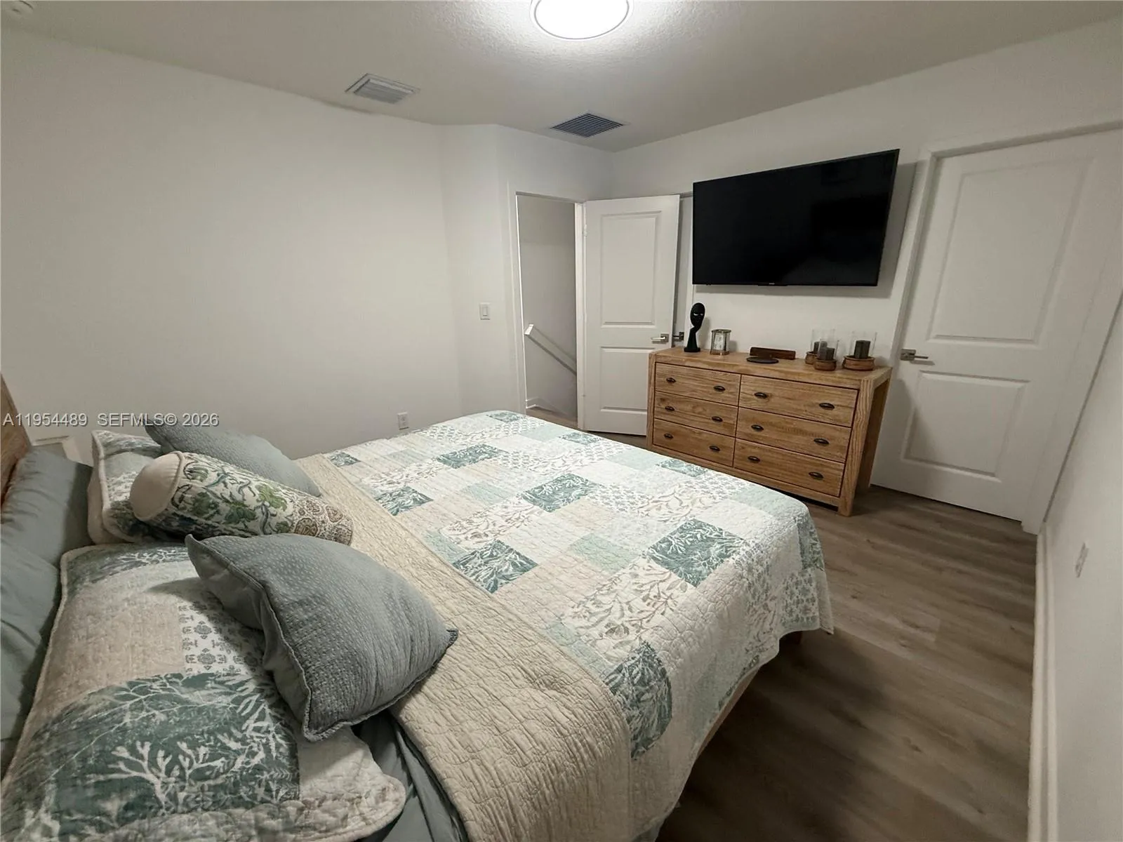 1043 Se 24th Ave, Homestead, Florida 33035, Homestead, Florida 33035, 3 Bedrooms Bedrooms, ,2 BathroomsBathrooms,Residential,For Sale,1043 Se 24th Ave, Homestead, Florida 33035,A11954489