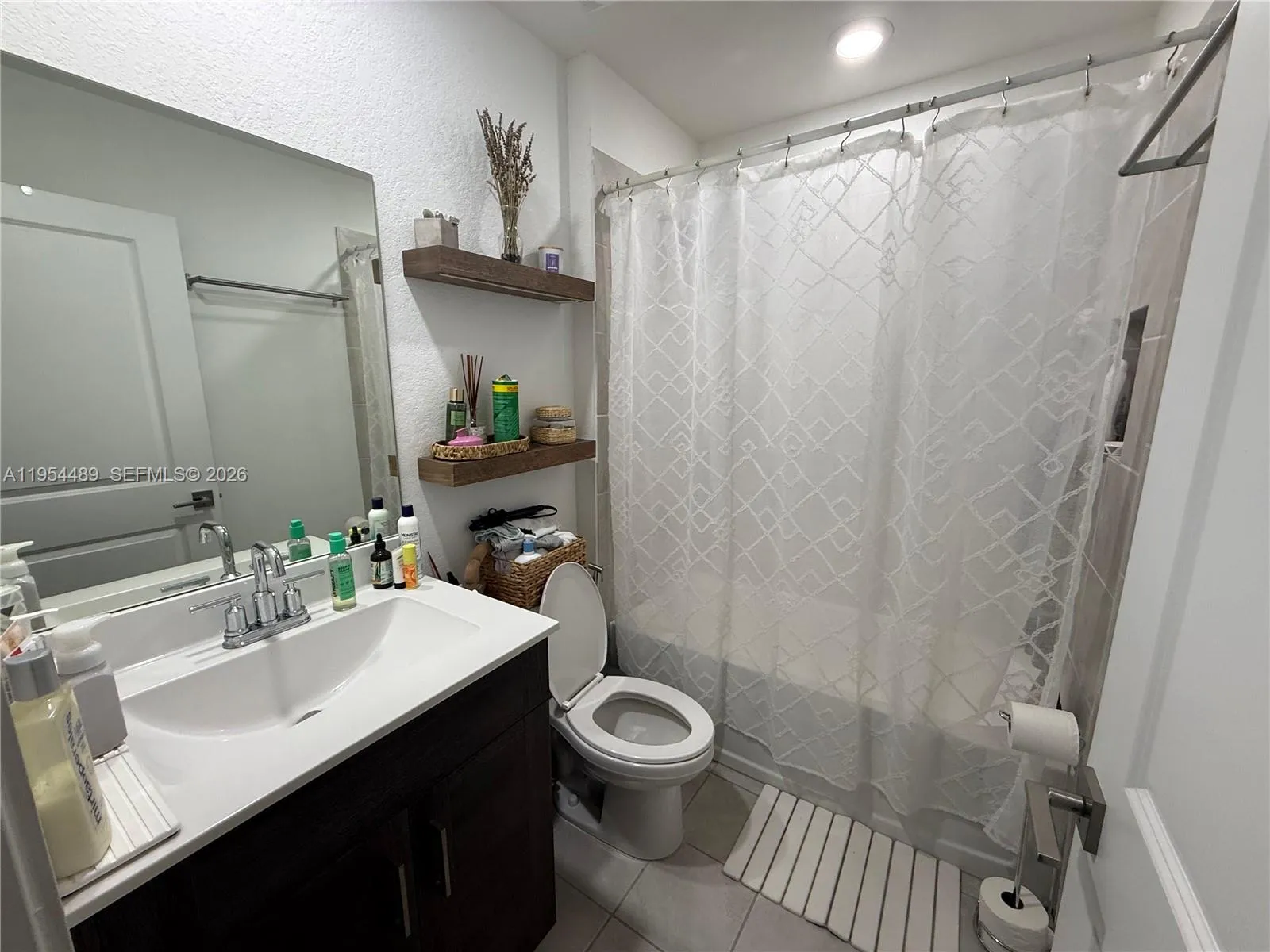 1043 Se 24th Ave, Homestead, Florida 33035, Homestead, Florida 33035, 3 Bedrooms Bedrooms, ,2 BathroomsBathrooms,Residential,For Sale,1043 Se 24th Ave, Homestead, Florida 33035,A11954489